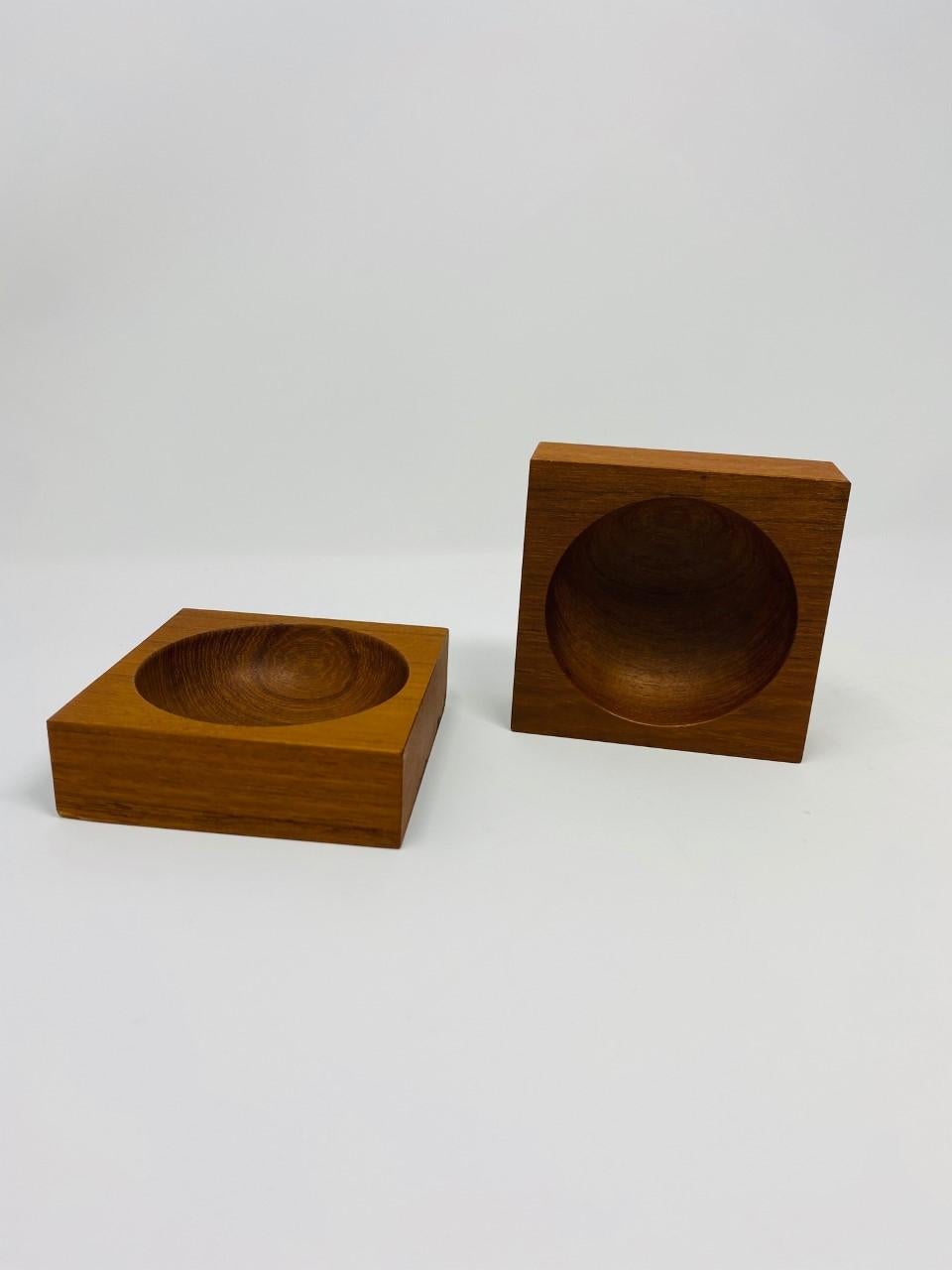 Vintage Pair of Teak Wood Bowls Japan, 1960s For Sale 5