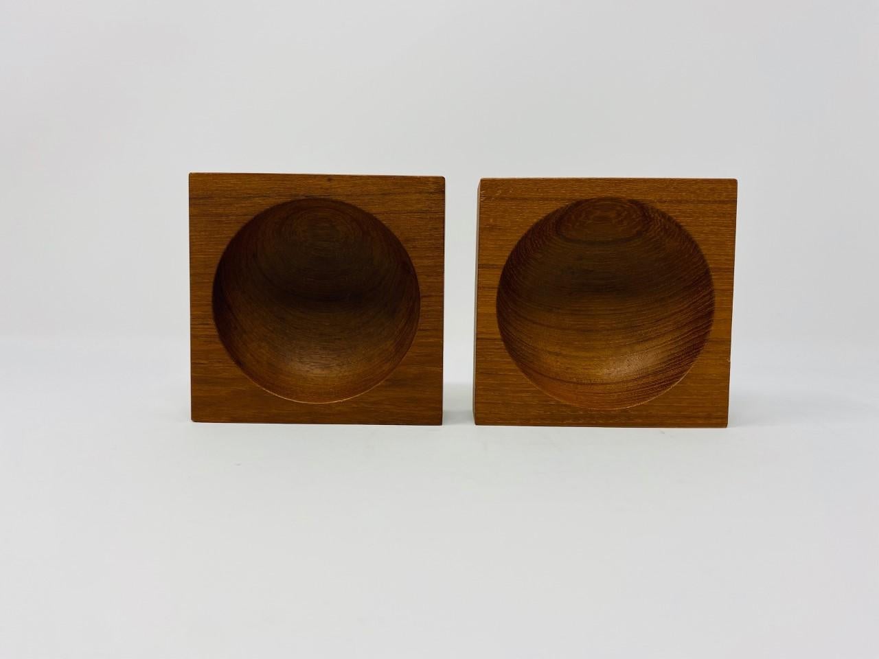 Vintage Pair of Teak Wood Bowls Japan, 1960s For Sale 6