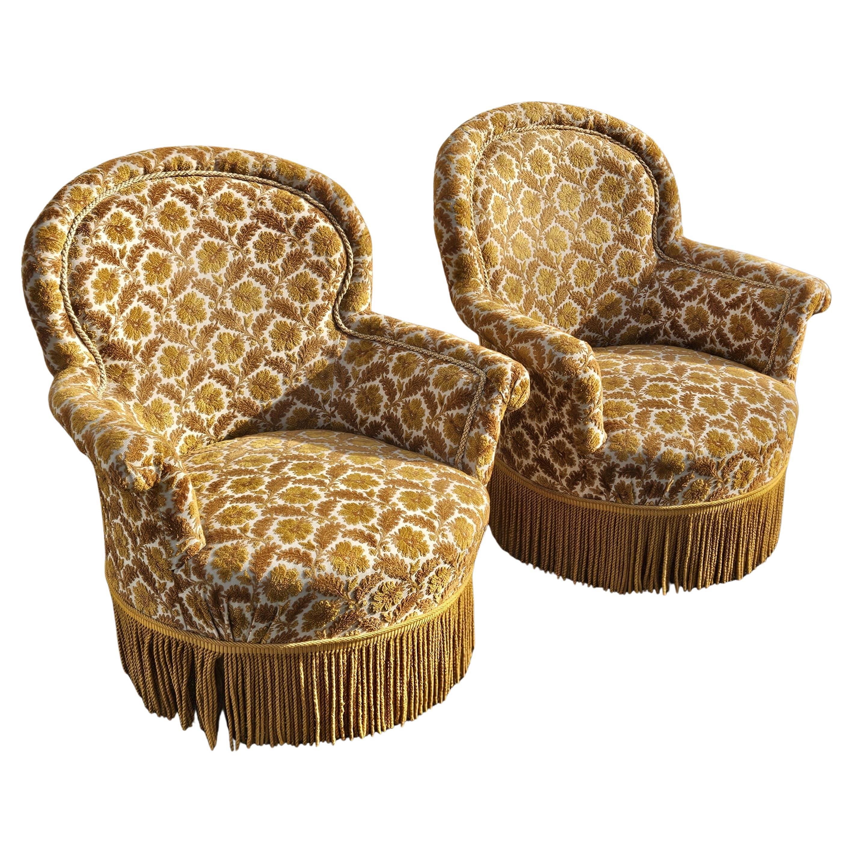 Gorgeous Set of 2 Toad Armchairs - Lounge Seats from the 50s
Completely upholstered with fine ,authentic Fabric, with colorful woven floral Motifs in curry and dark mostard.
These armchairs are extremely comfortable, you won't want to give up your