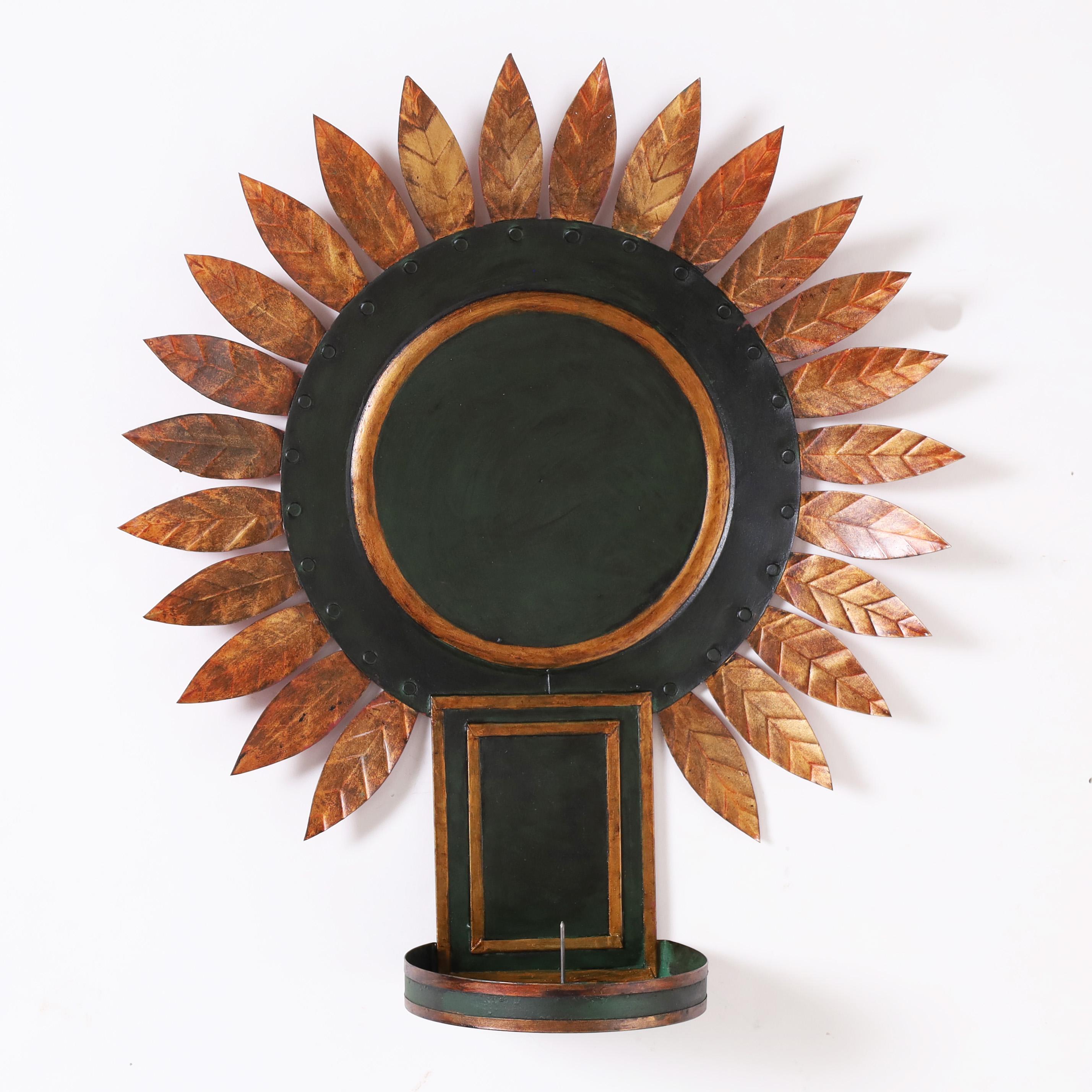 Pareja de apliques vintage Tole Sunburst Moderno de mediados de siglo en venta