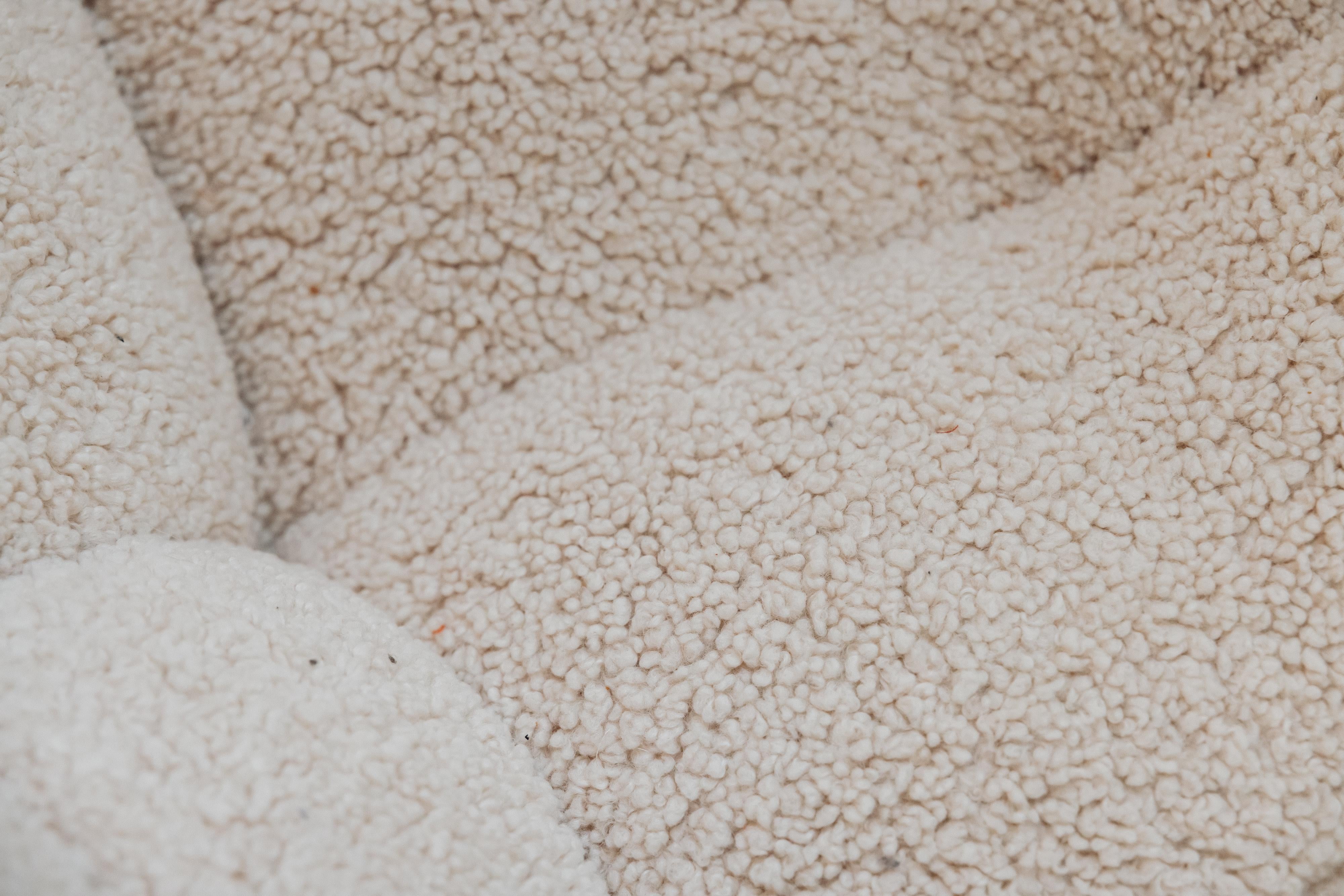 Vintage Pair of Upholstered Lounge Chairs From Italy, Circa 1960 in vendita 6