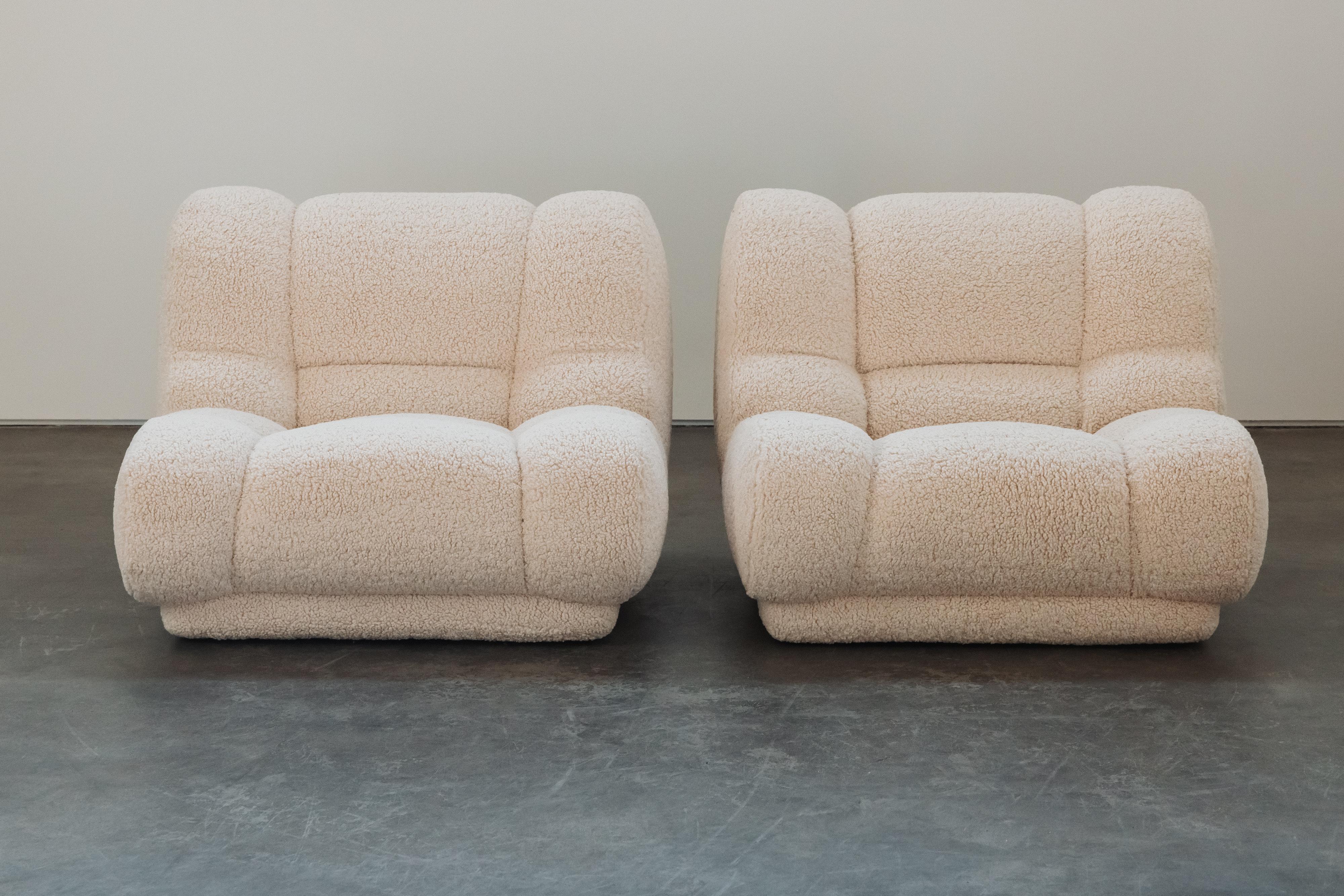 Vintage Pair of Upholstered Lounge Chairs From Italy, Circa 1960 In condizioni buone in vendita a Nashville, TN