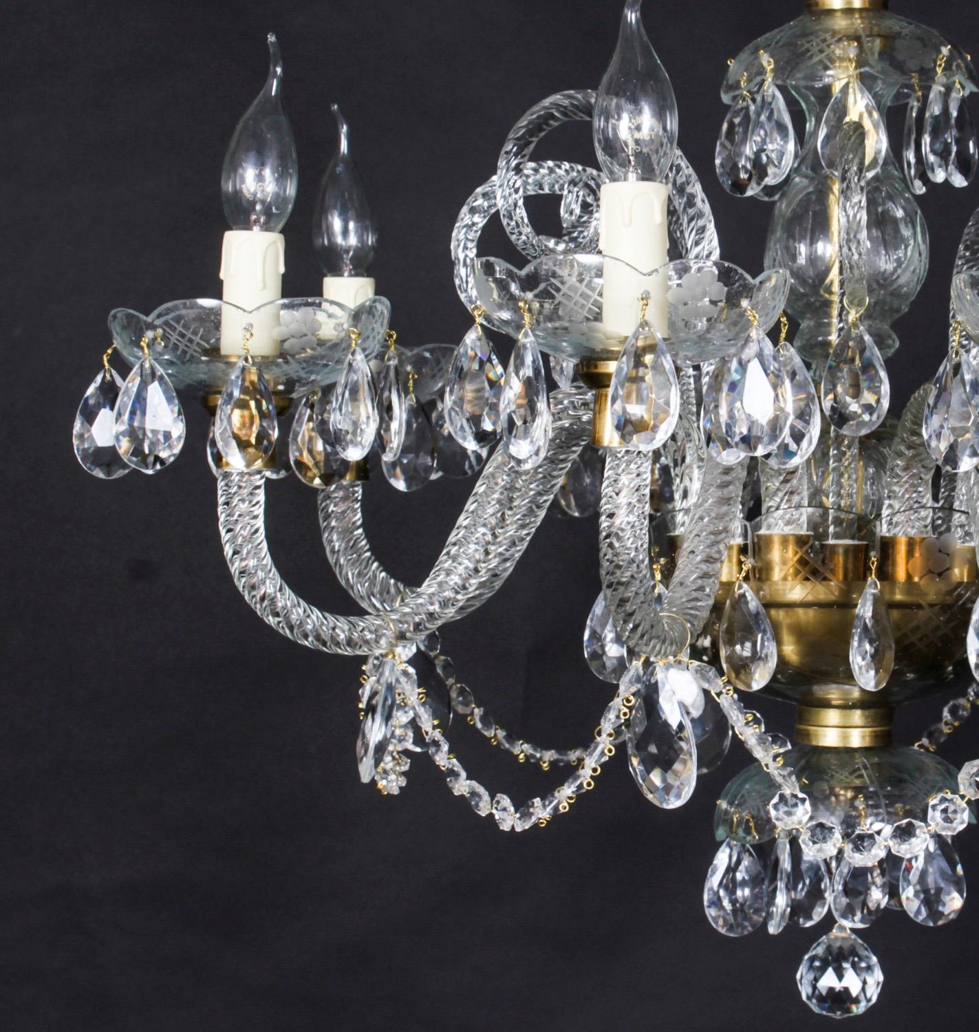 Vintage Pair of Venetian 8 Light Chandeliers 20th Century For Sale 6