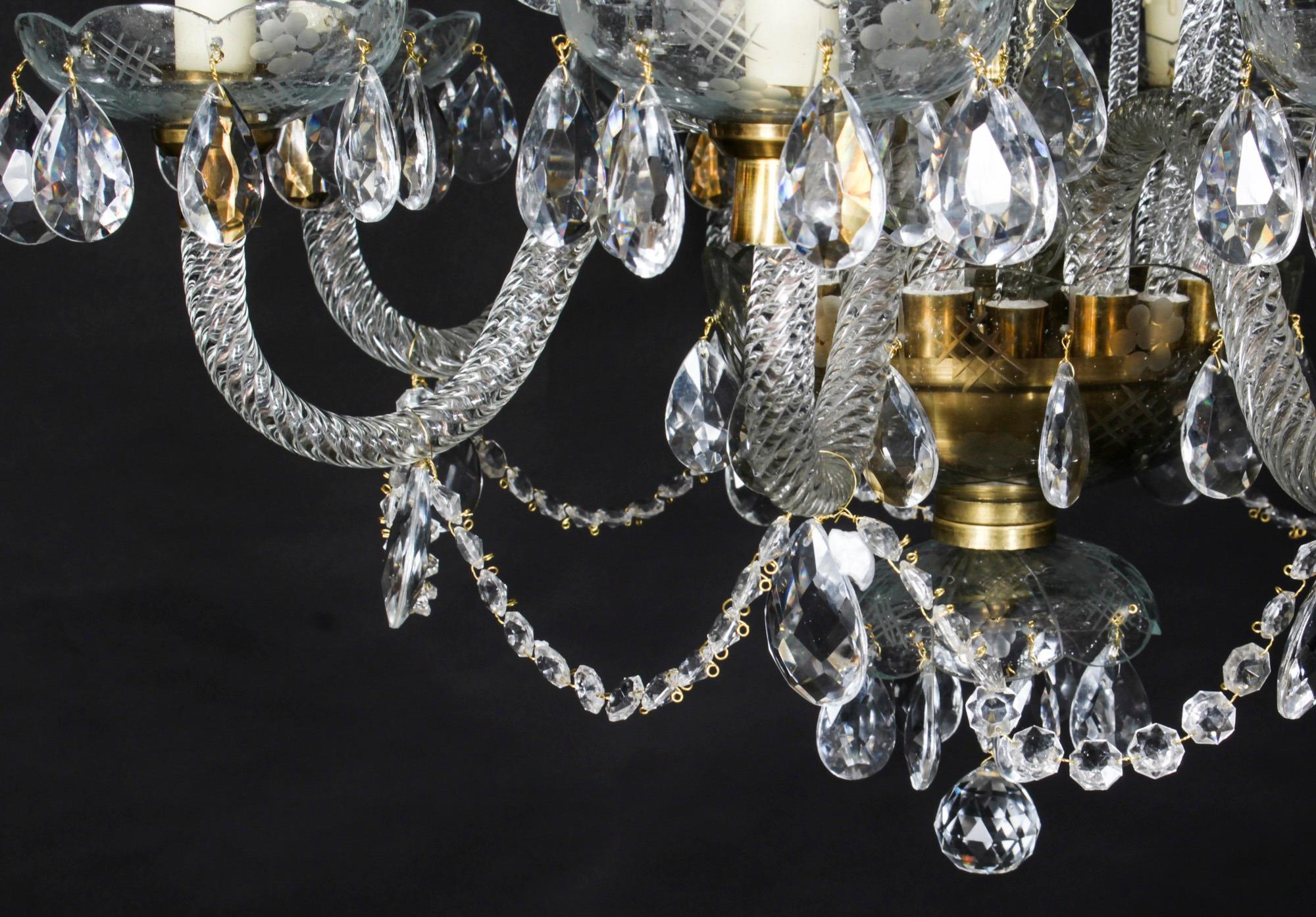 Vintage Pair of Venetian 8 Light Chandeliers 20th Century For Sale 2