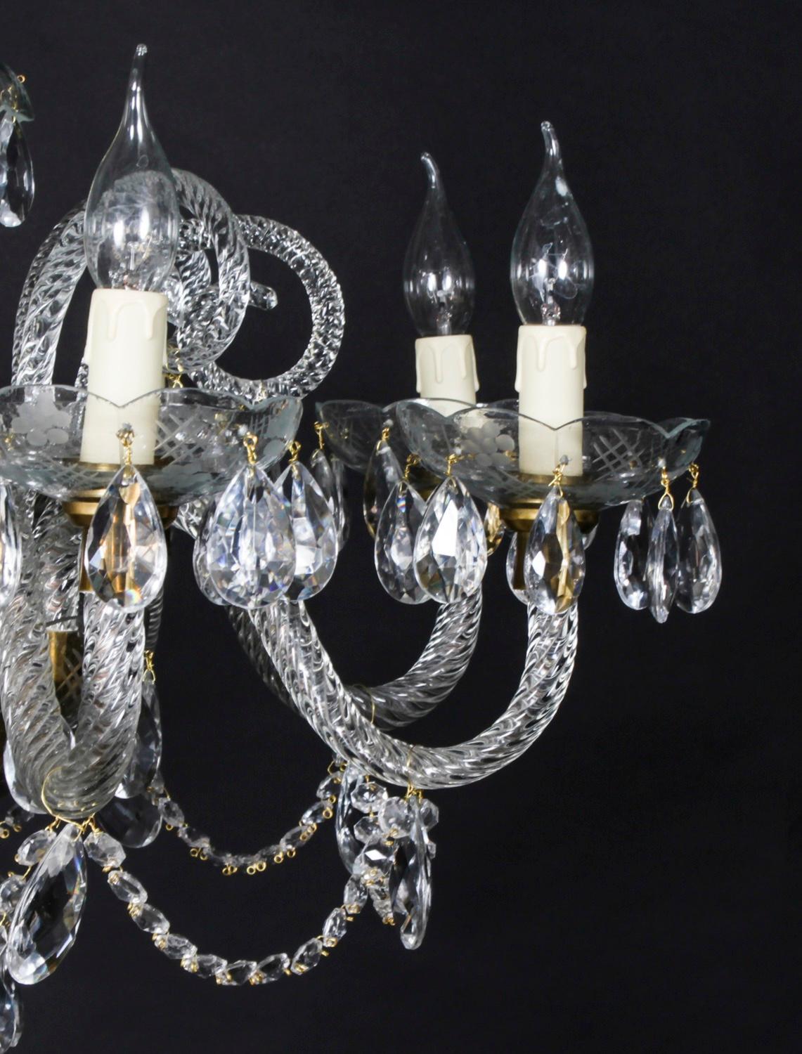 Vintage Pair of Venetian 8 Light Chandeliers 20th Century For Sale 4