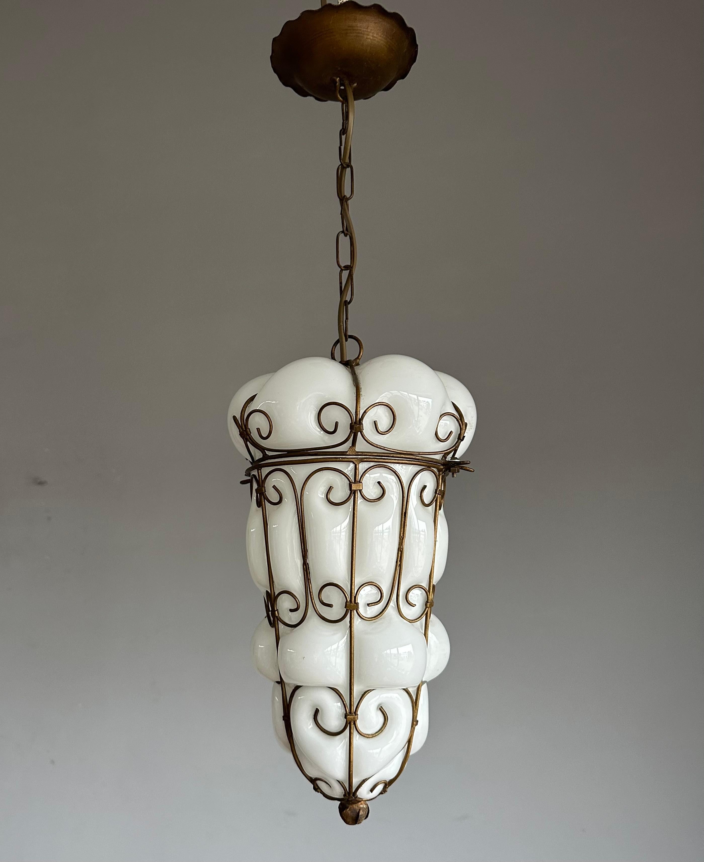 Coppia di lampade a sospensione di Murano vintage in vetro soffiato a bocca con montatura in ferro in vendita 5