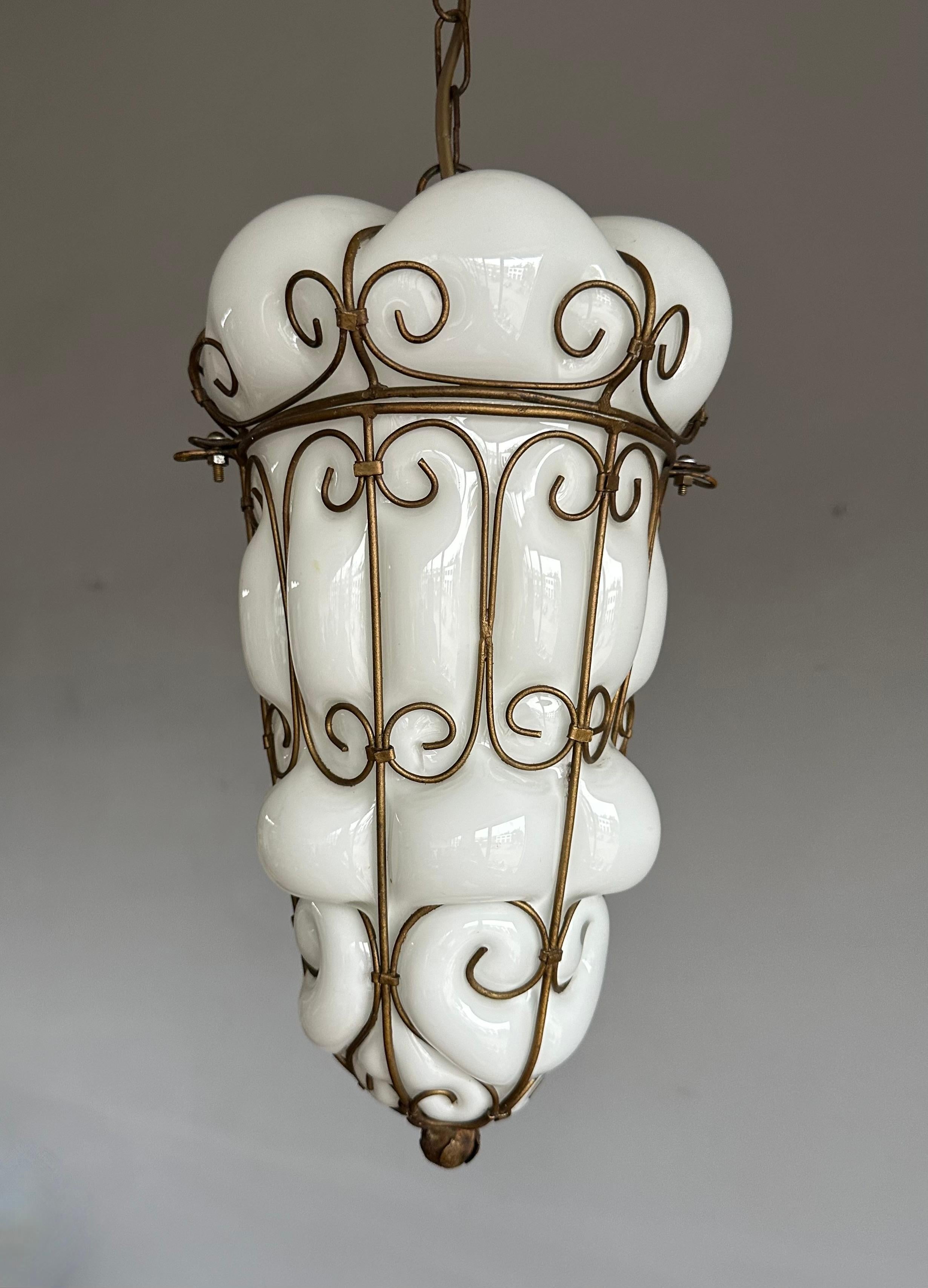 Coppia di lampade a sospensione di Murano vintage in vetro soffiato a bocca con montatura in ferro in vendita 6