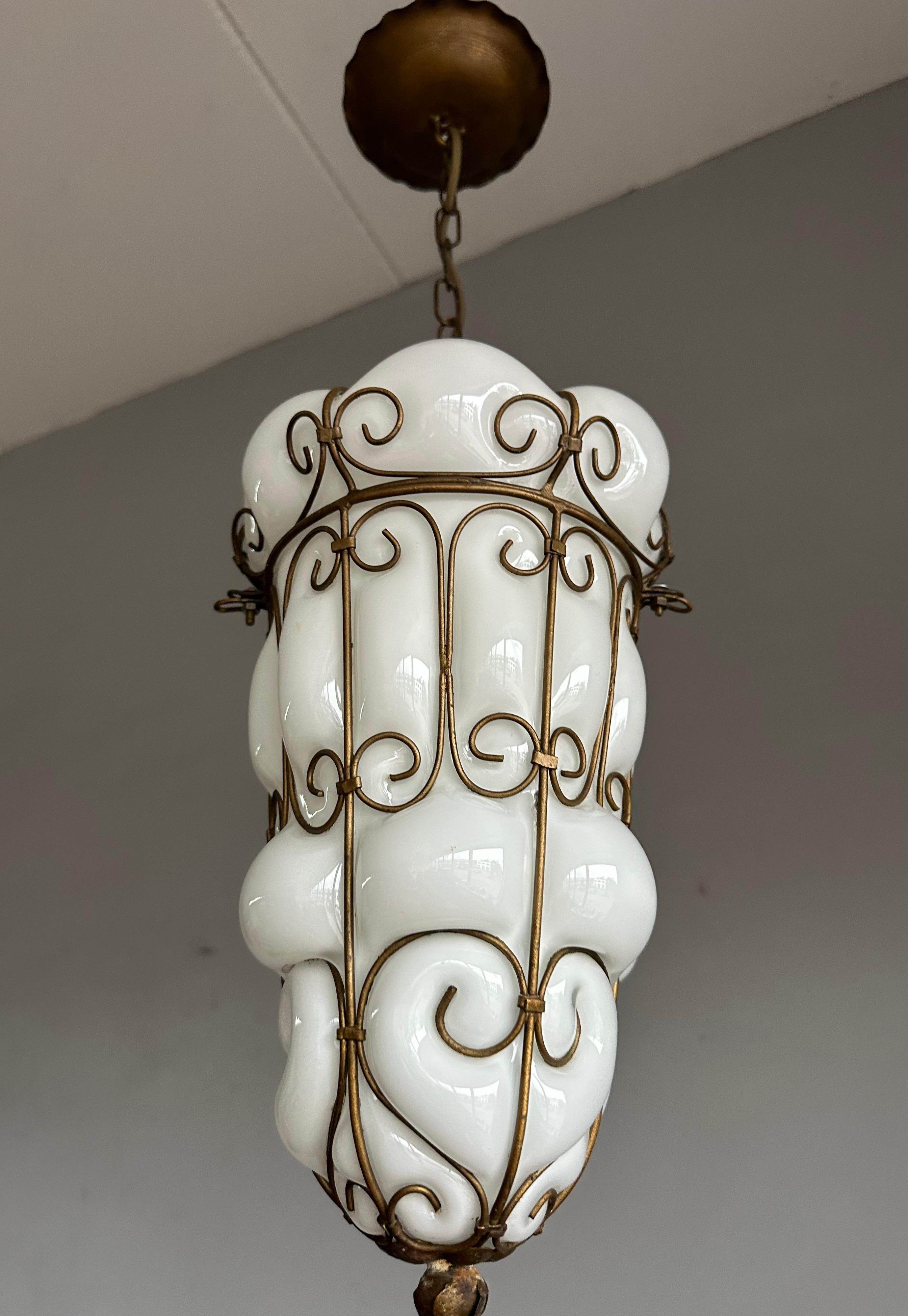 Coppia di lampade a sospensione di Murano vintage in vetro soffiato a bocca con montatura in ferro in vendita 7