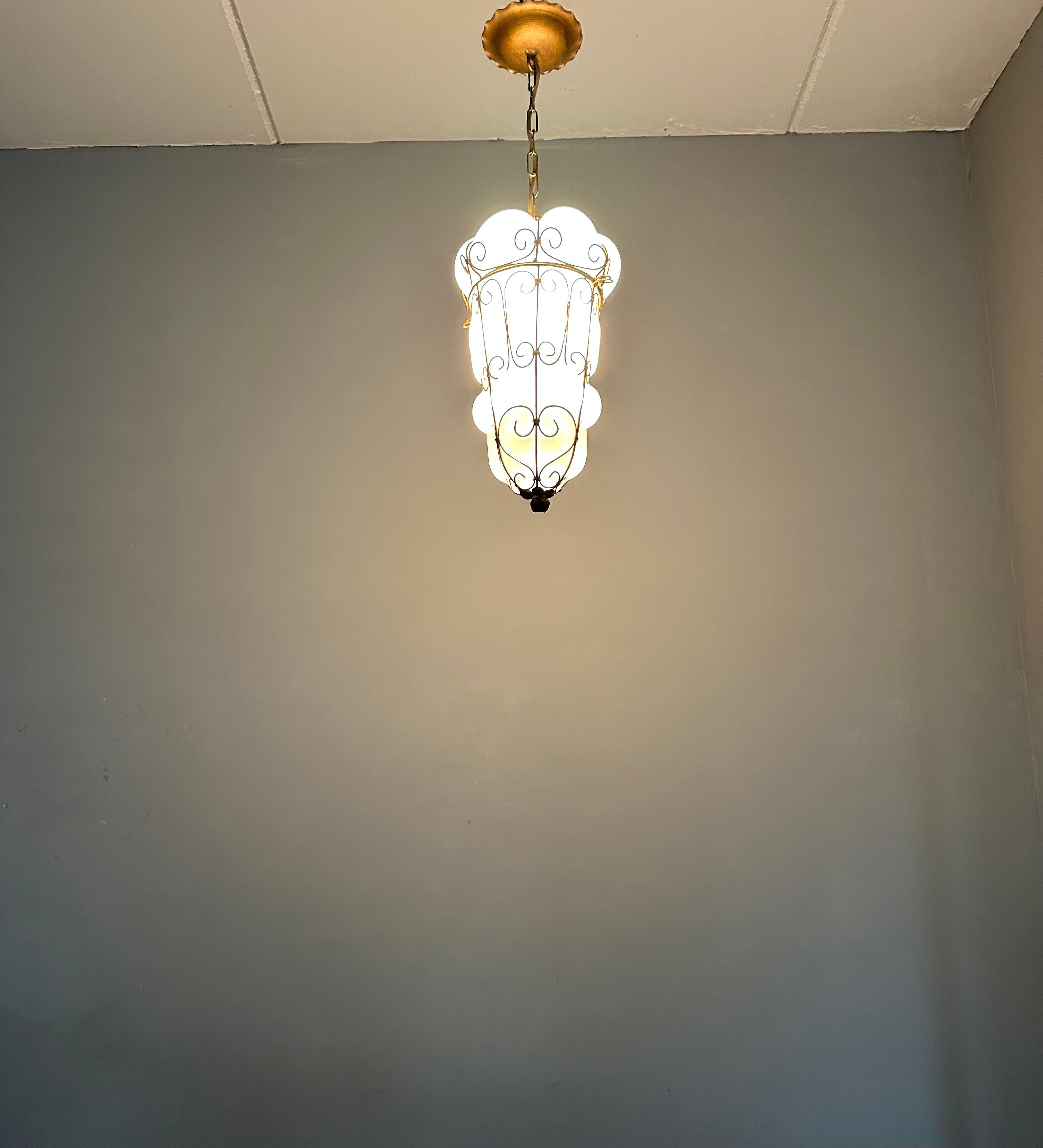 Coppia di lampade a sospensione di Murano vintage in vetro soffiato a bocca con montatura in ferro in vendita 9