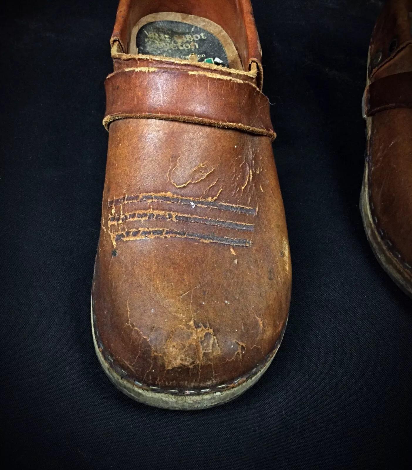 Vintage Pair of Vrai Sabot Breton Wooden Clogs with Anatomical Sole 2Y247 For Sale at 1stDibs
