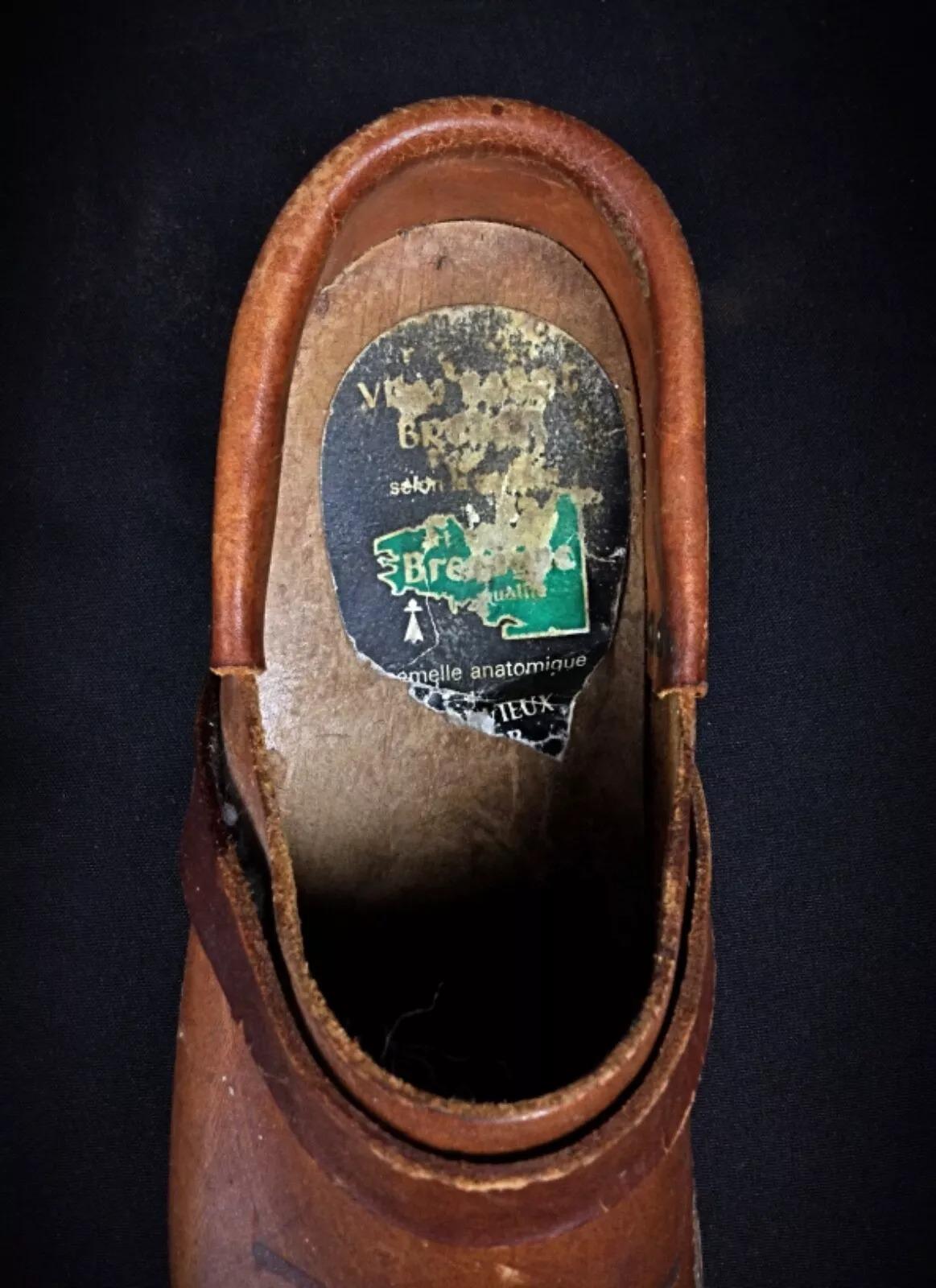 Paire de sabots en bois 