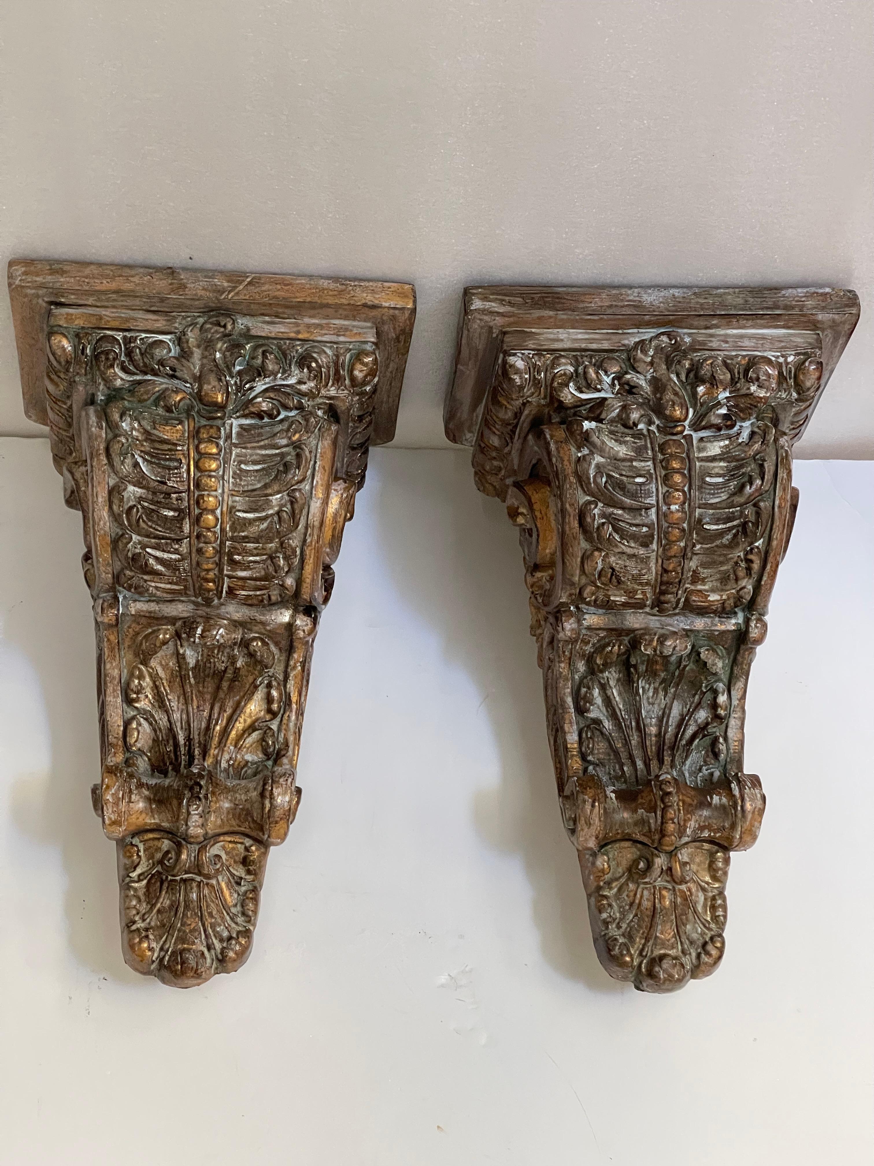 Vintage Pair von Wandleisten Distressed (amerikanisch) im Angebot