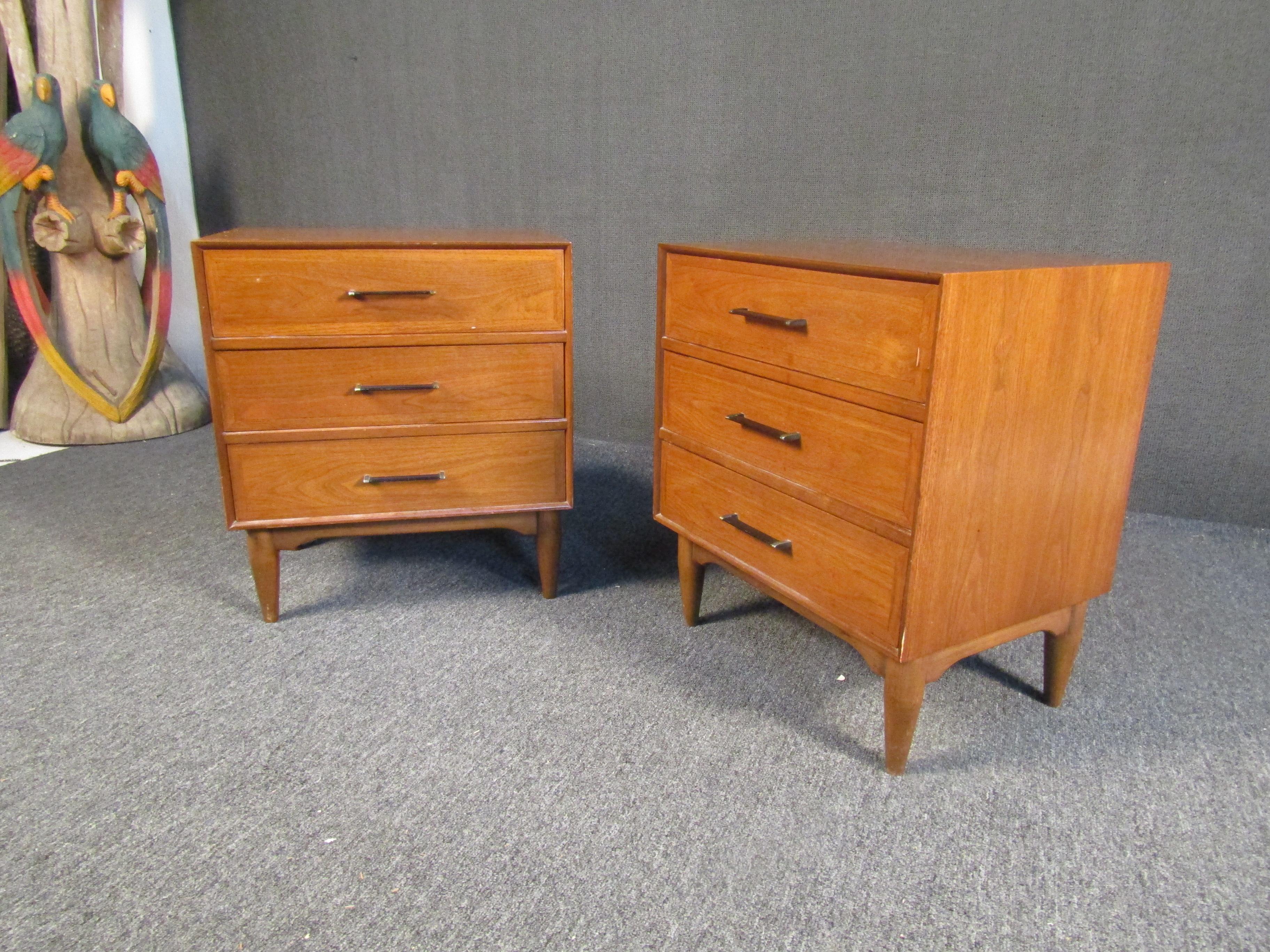 20th Century Vintage Pair of Walnut Nightstands 