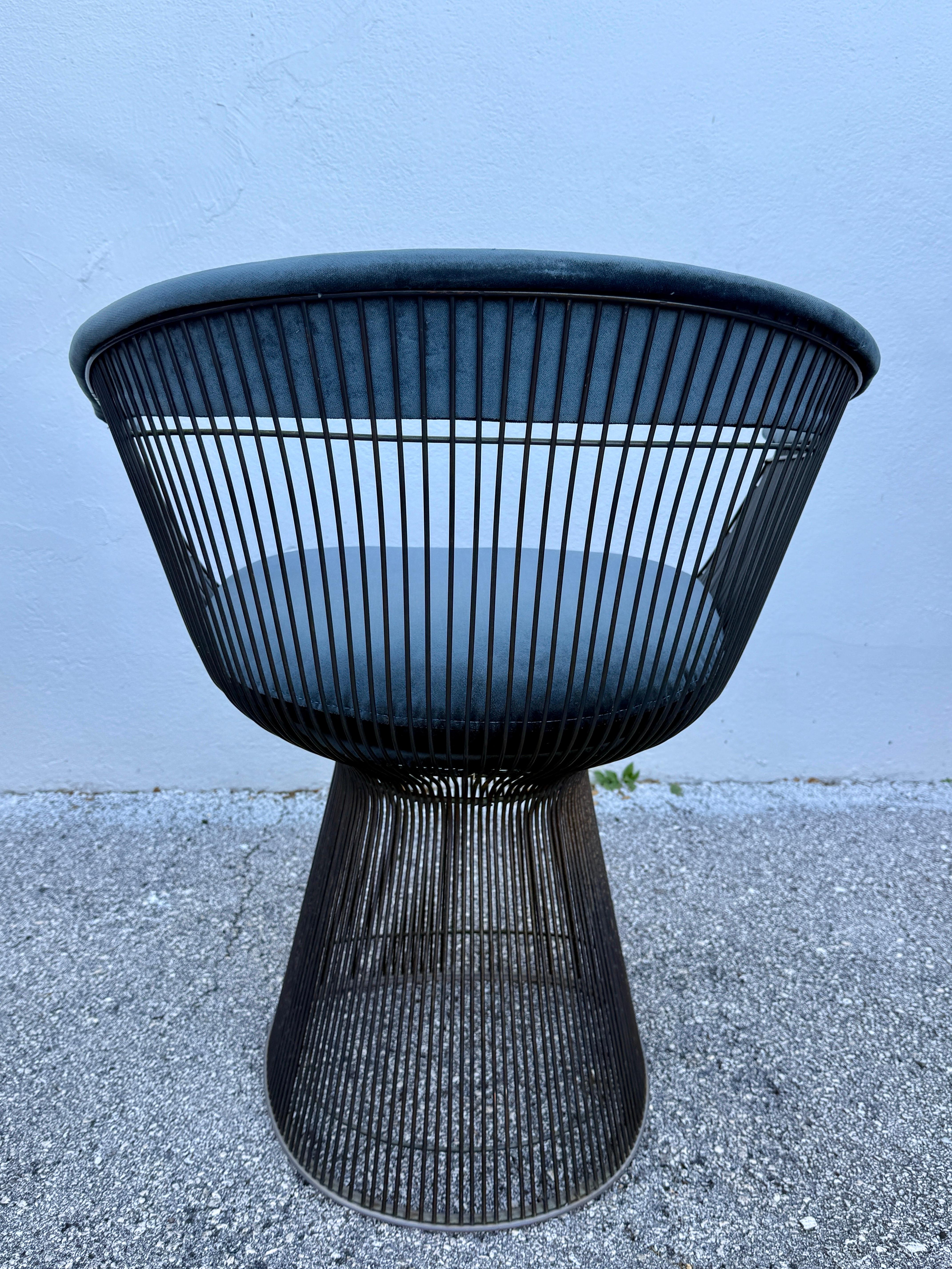 Ein Paar Warren Platner Stühle aus bronziertem Stahl für Knoll Vintage By (Bronziert) im Angebot