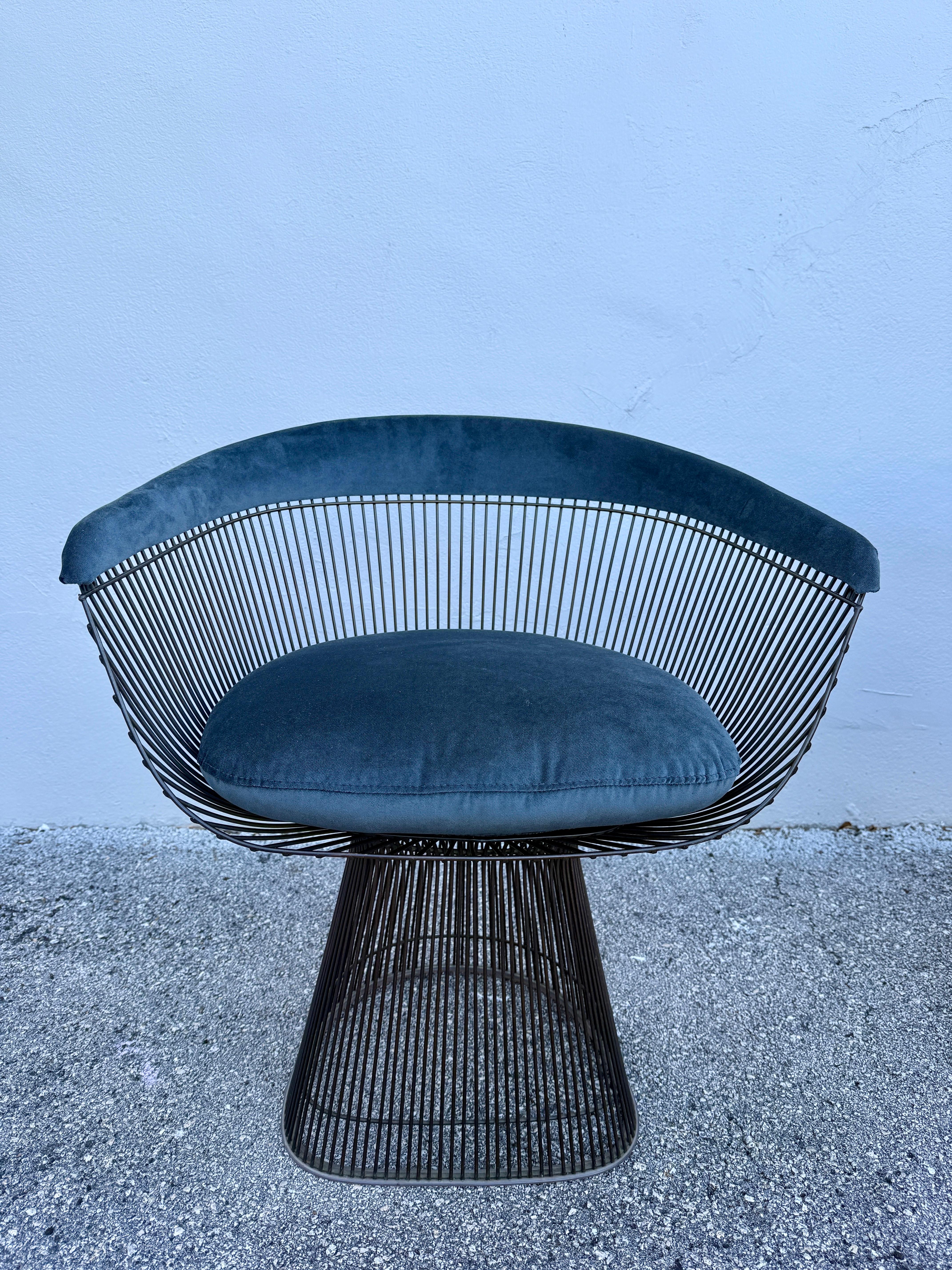 Ein Paar Warren Platner Stühle aus bronziertem Stahl für Knoll Vintage By im Zustand „Gut“ im Angebot in North Miami, FL