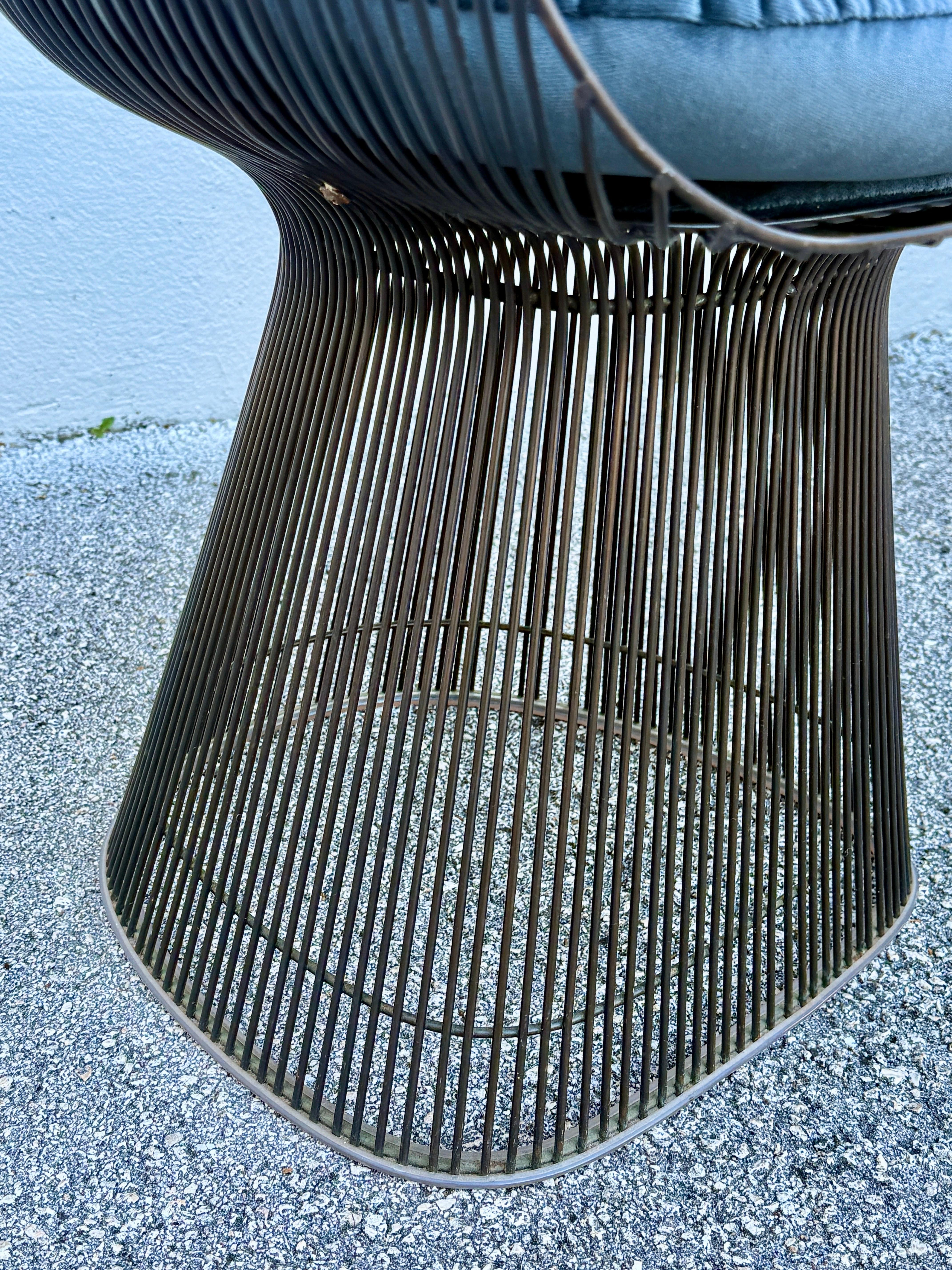 Ein Paar Warren Platner Stühle aus bronziertem Stahl für Knoll Vintage By (Ende des 20. Jahrhunderts) im Angebot