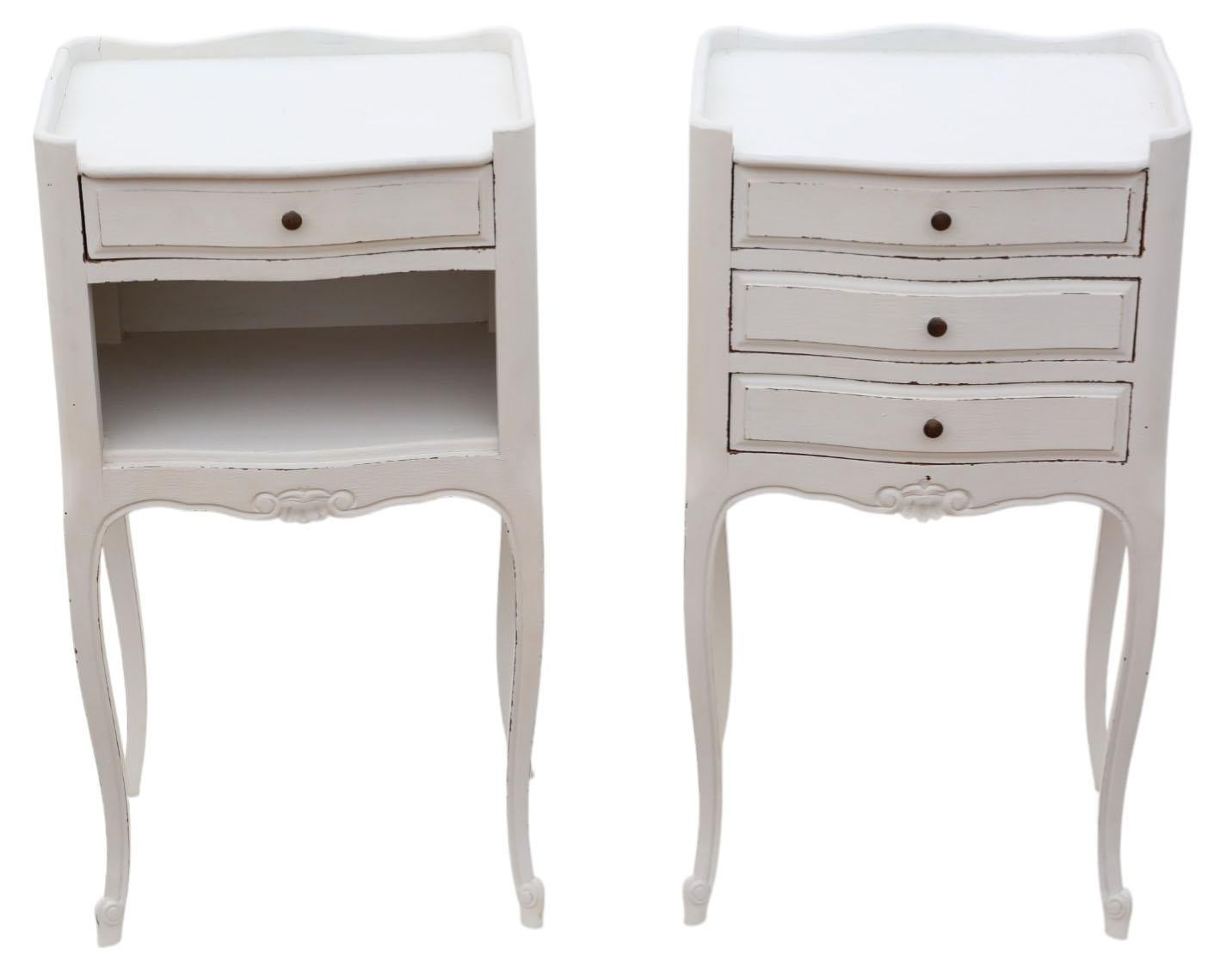 Vintage Pair of White-Painted Bedside Tables – Quality Nightstands In Good Condition For Sale In Wisbech, Cambridgeshire
