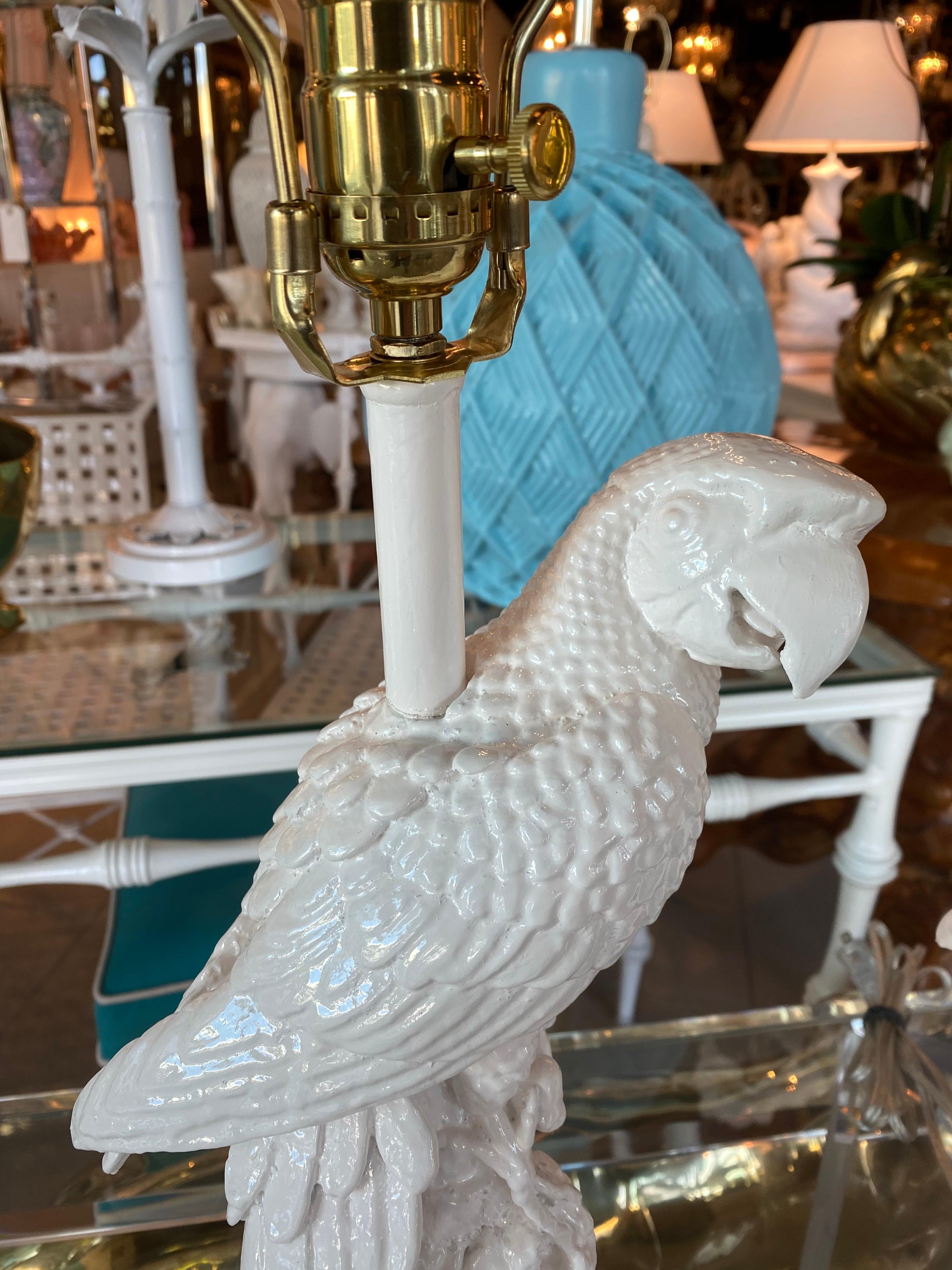 Vintage Pair of White Parrot Bird Tropical Table Lamps Newly Wired In Good Condition In West Palm Beach, FL