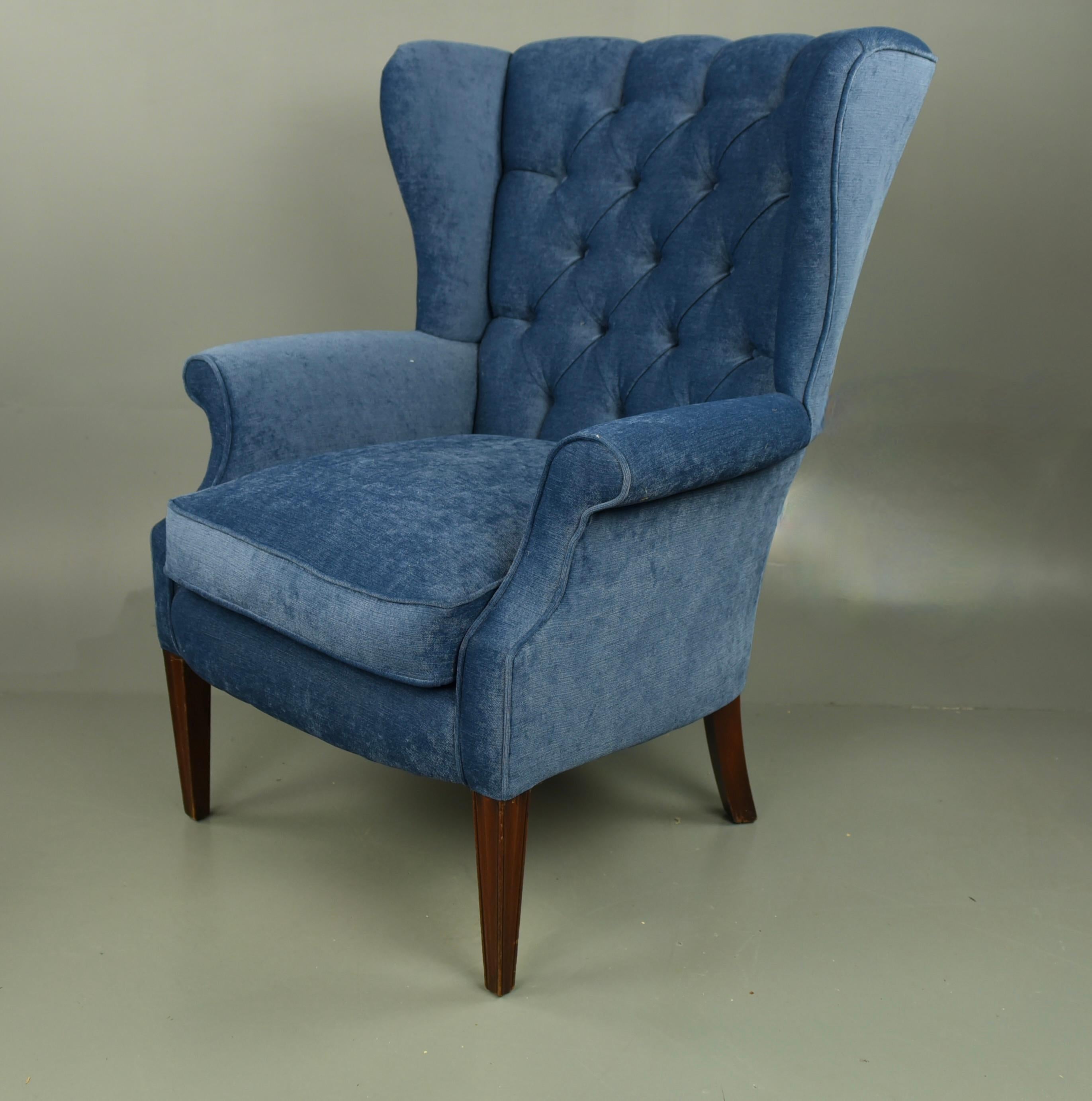 Fantastic pair of Vintage wingback chairs by Kittinger of Buffalo .
These wonderful chairs have been to the highest quality as should be expected from this well know furniture makers with Irvine Kittinger saying 