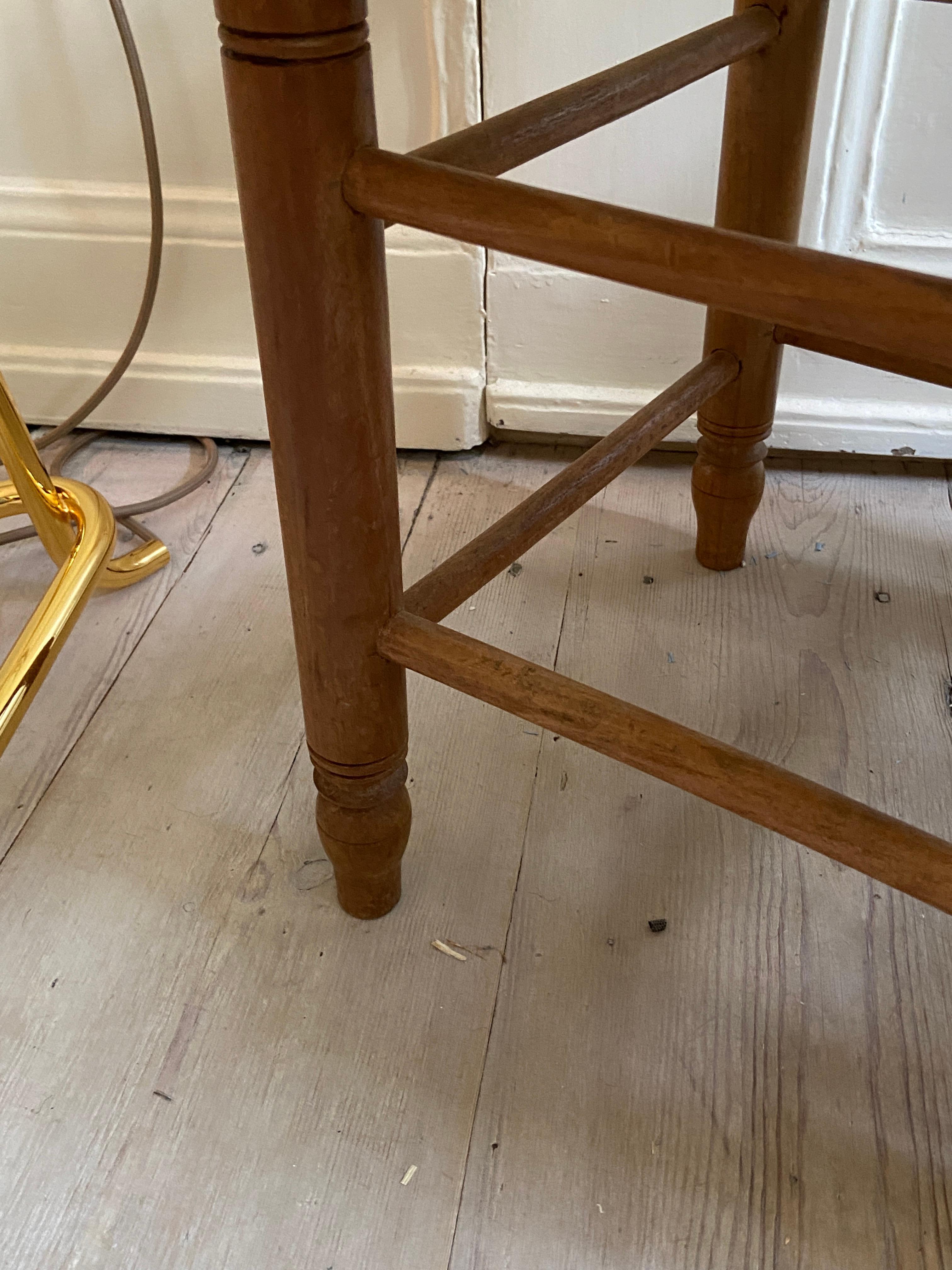Vintage Pair of Wooden Stools with Woven Rush Seats, France, 1950s For Sale 2