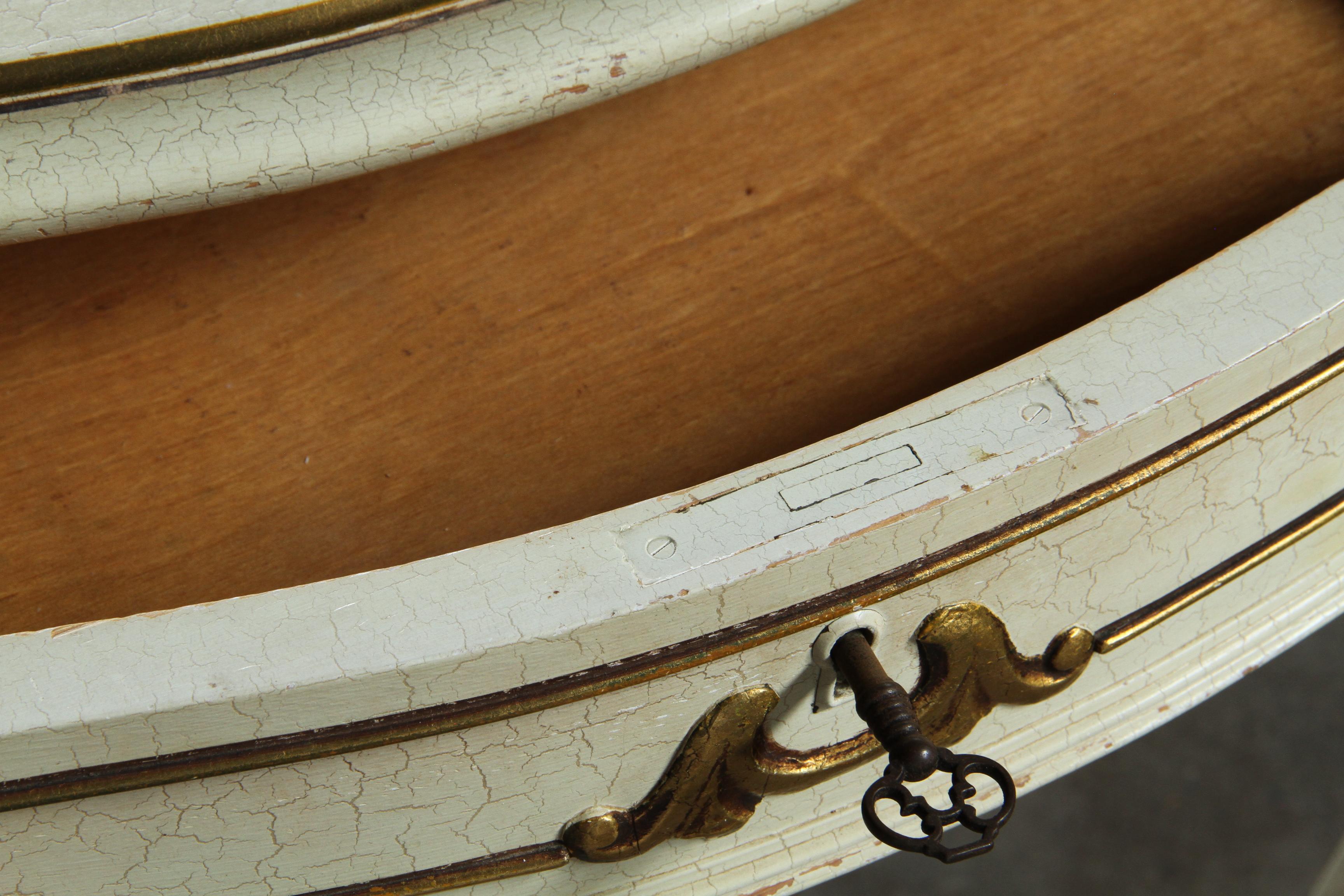 Coppia di Comodini in stile barocco veneziano del XX secolo in legno verniciato in vendita 14