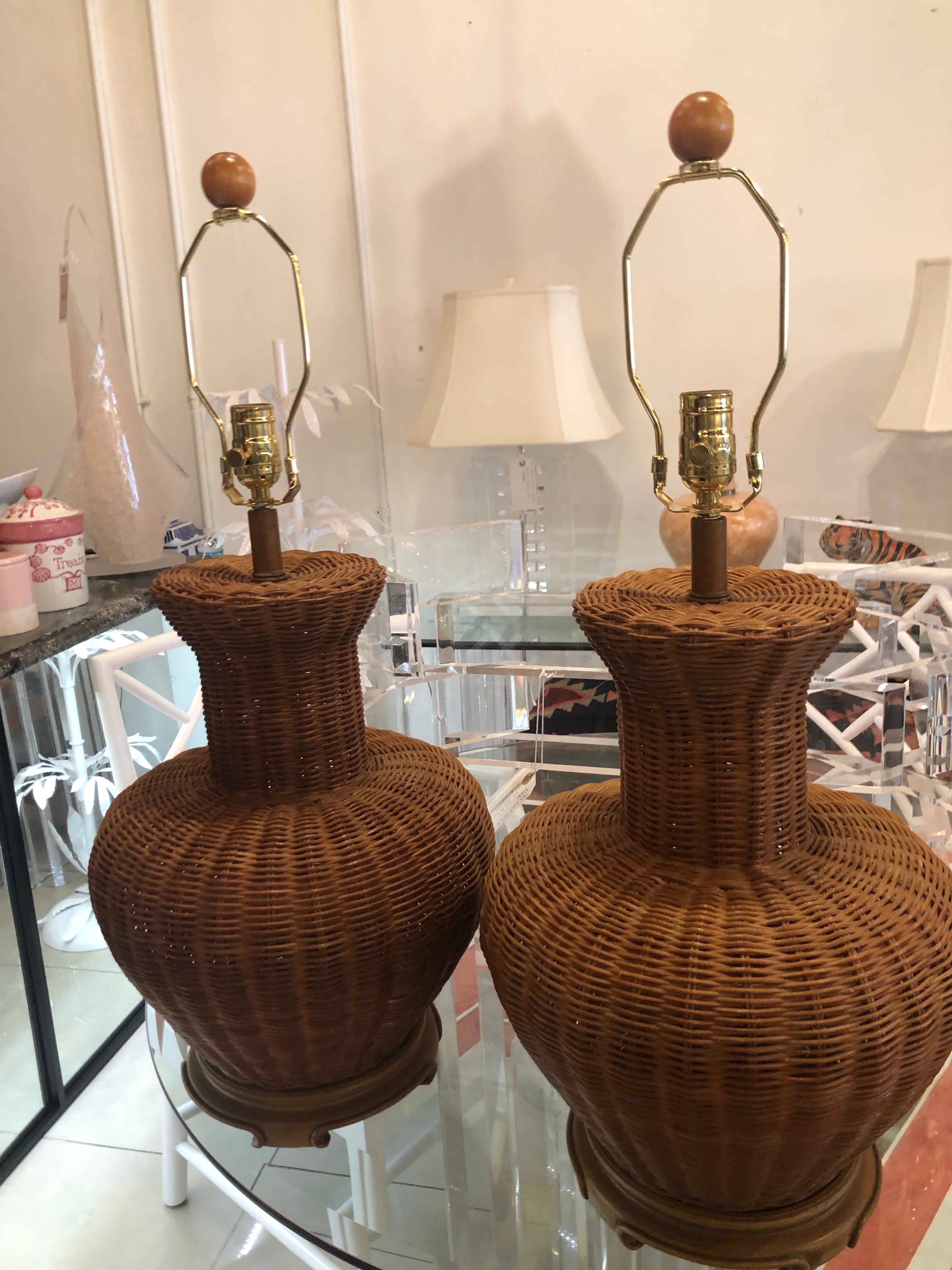 Vintage Pair of Oversized Wicker Ginger Jar Table Lamps  In Excellent Condition In West Palm Beach, FL