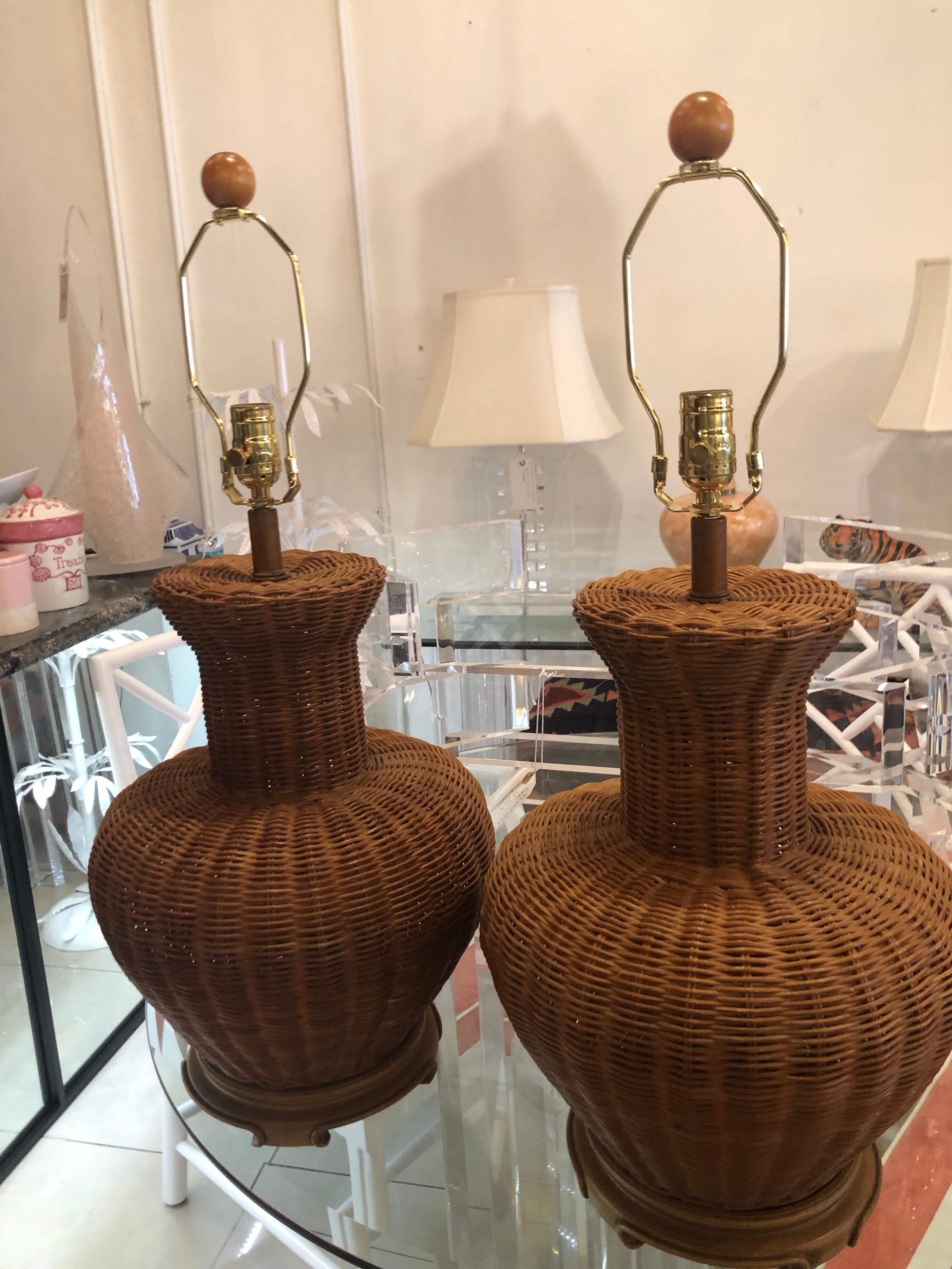Vintage Pair of Oversized Wicker Ginger Jar Table Lamps In Excellent Condition In West Palm Beach, FL