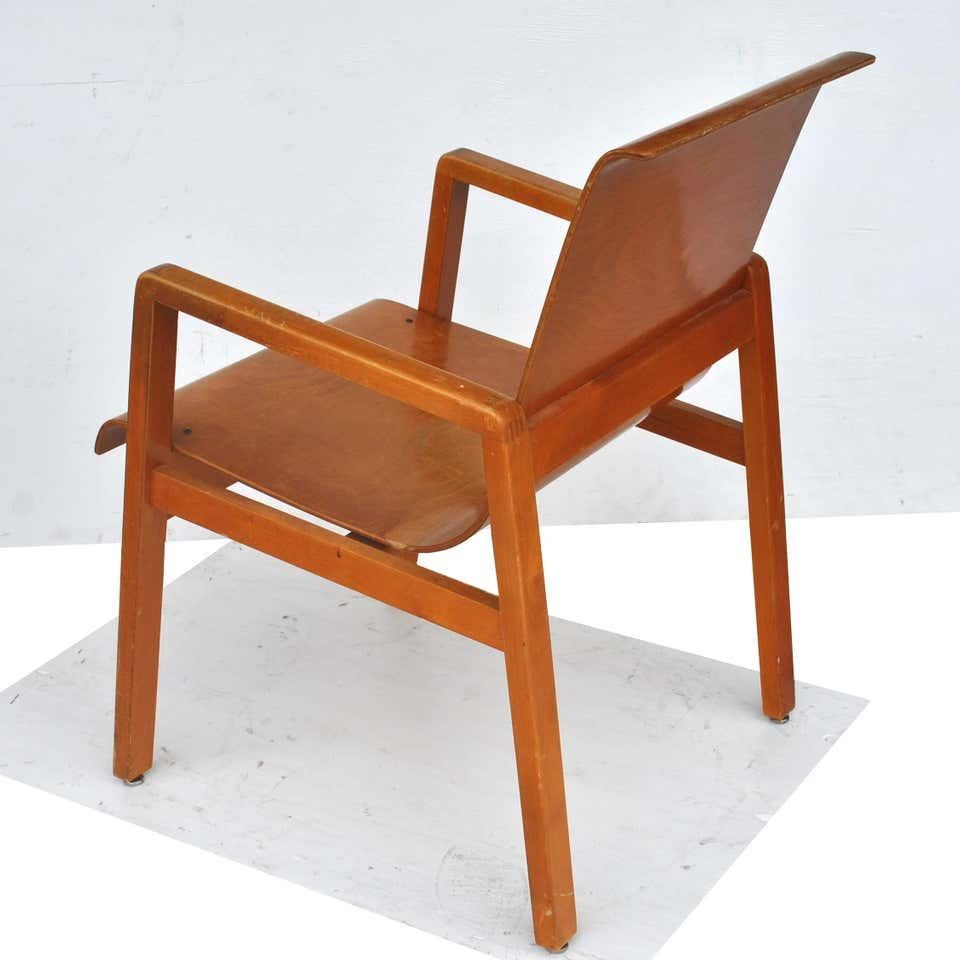 Vintage Pair of Paimio Hallway 403 Chairs and Side Table by Alvar Aalto In Good Condition In Pasadena, TX