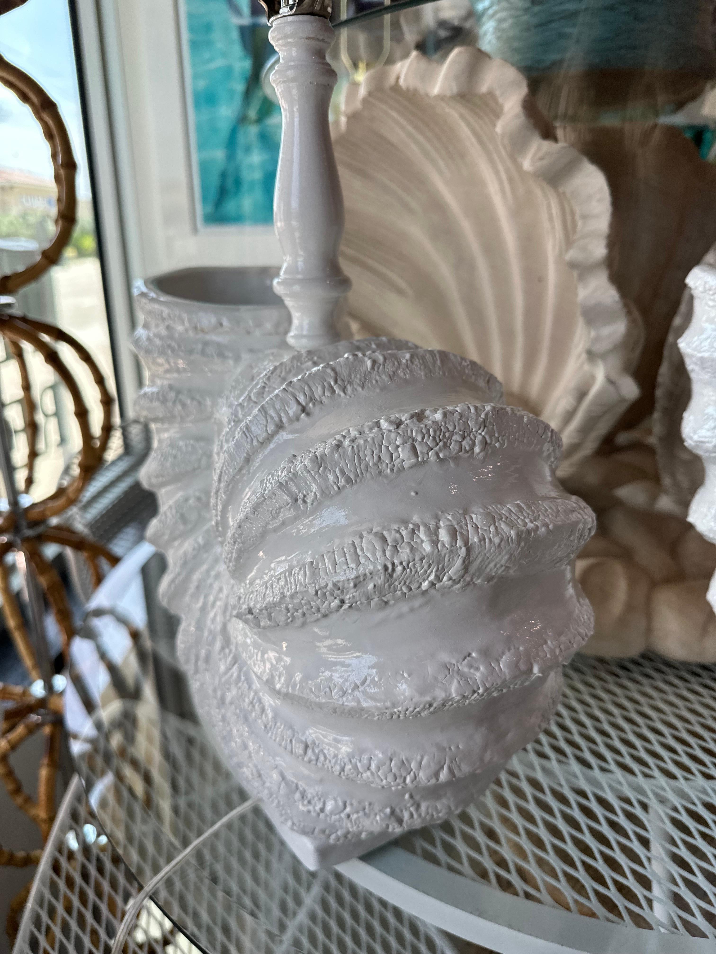Vintage Pair Palm Beach Nautilus Shell Seashell Plaster Table Lamps Newly Wired For Sale 3