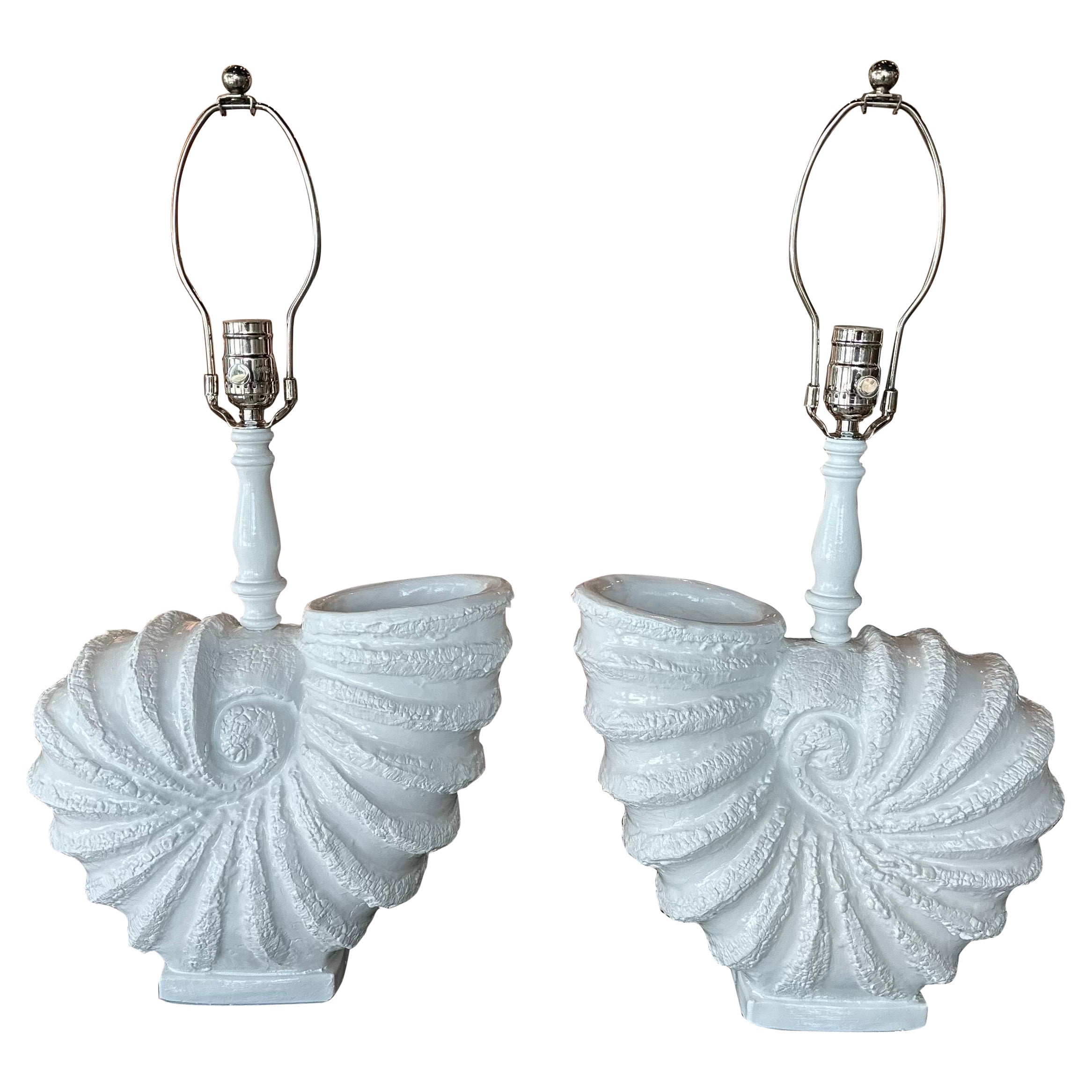 Coppia Palm Beach Vintage Nautilus Shell Seashell Plaster Table Lamps Newly Wired (Lampada da tavolo in gesso con conchiglia)