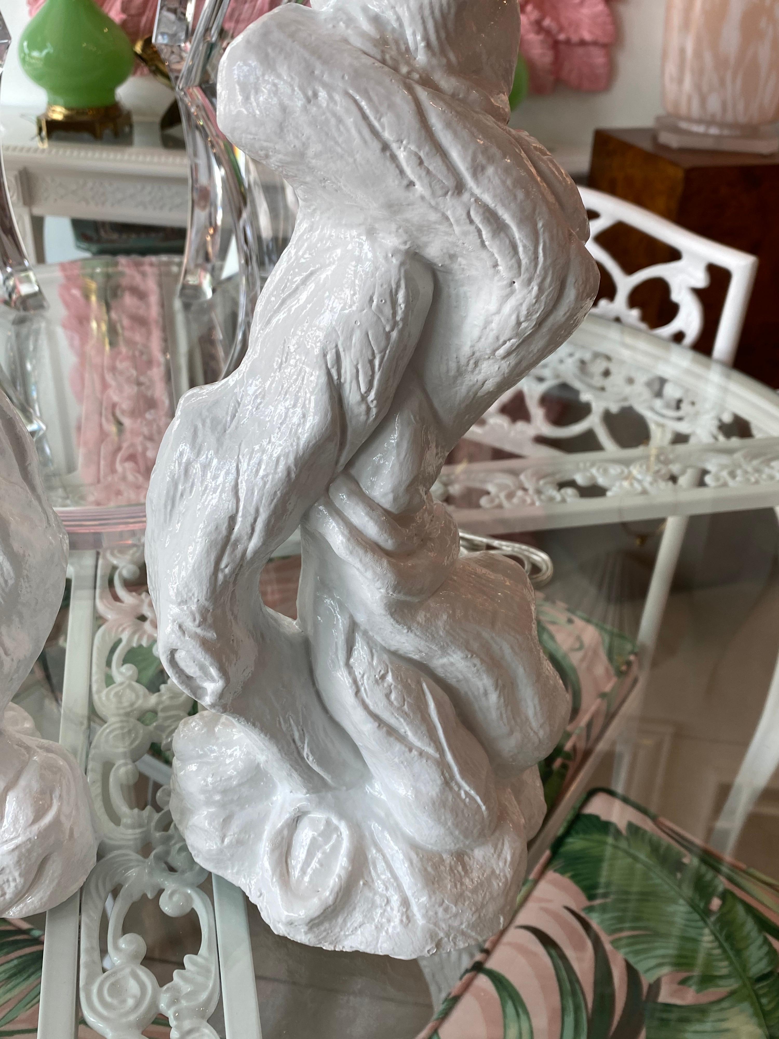 Laqué Paire de lampes de table de plage vintage en plâtre laqué blanc et faux bois flotté Faux Bois en vente