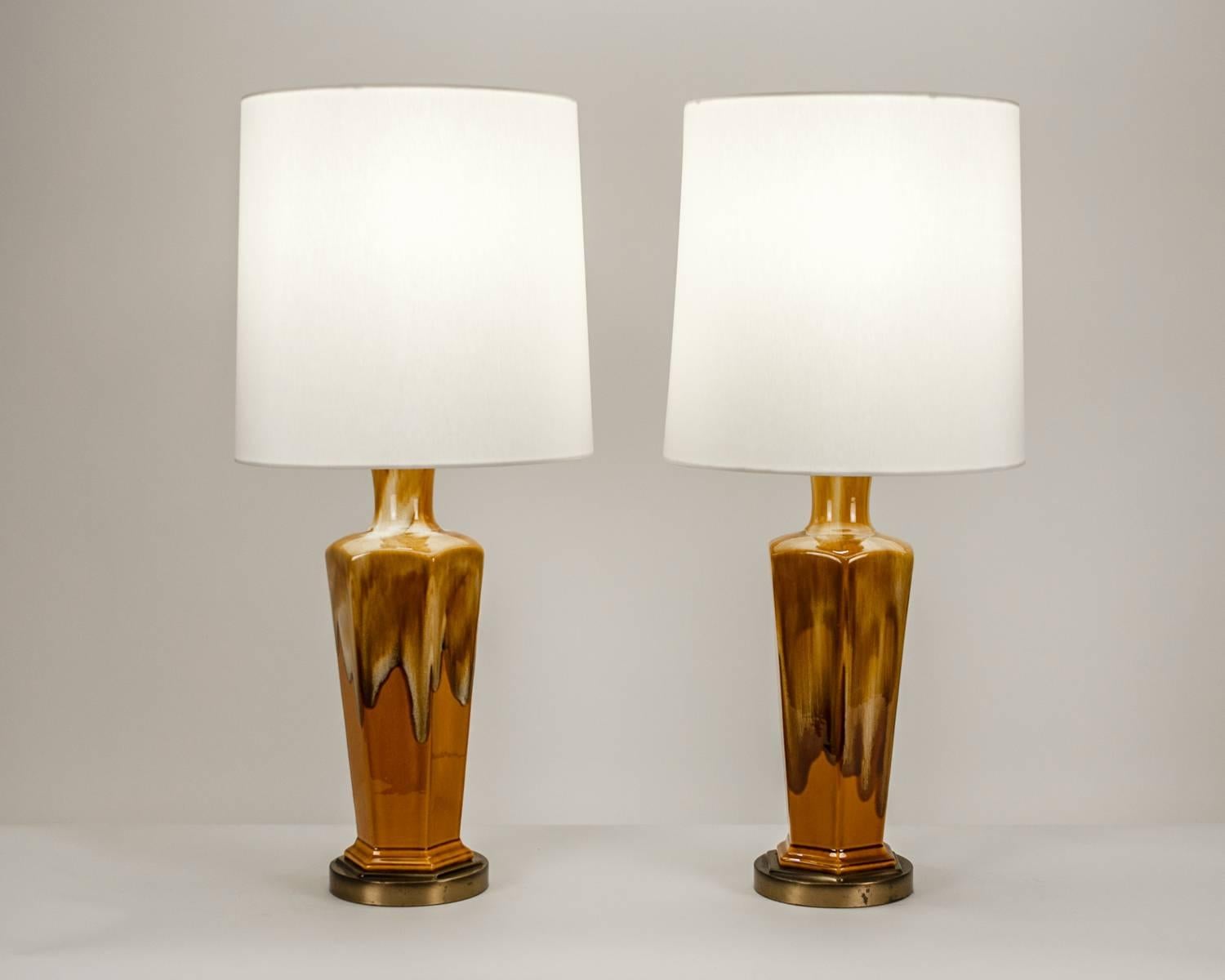 Vintage Pair of Porcelain Table Lamps In Excellent Condition In Tarry Town, NY