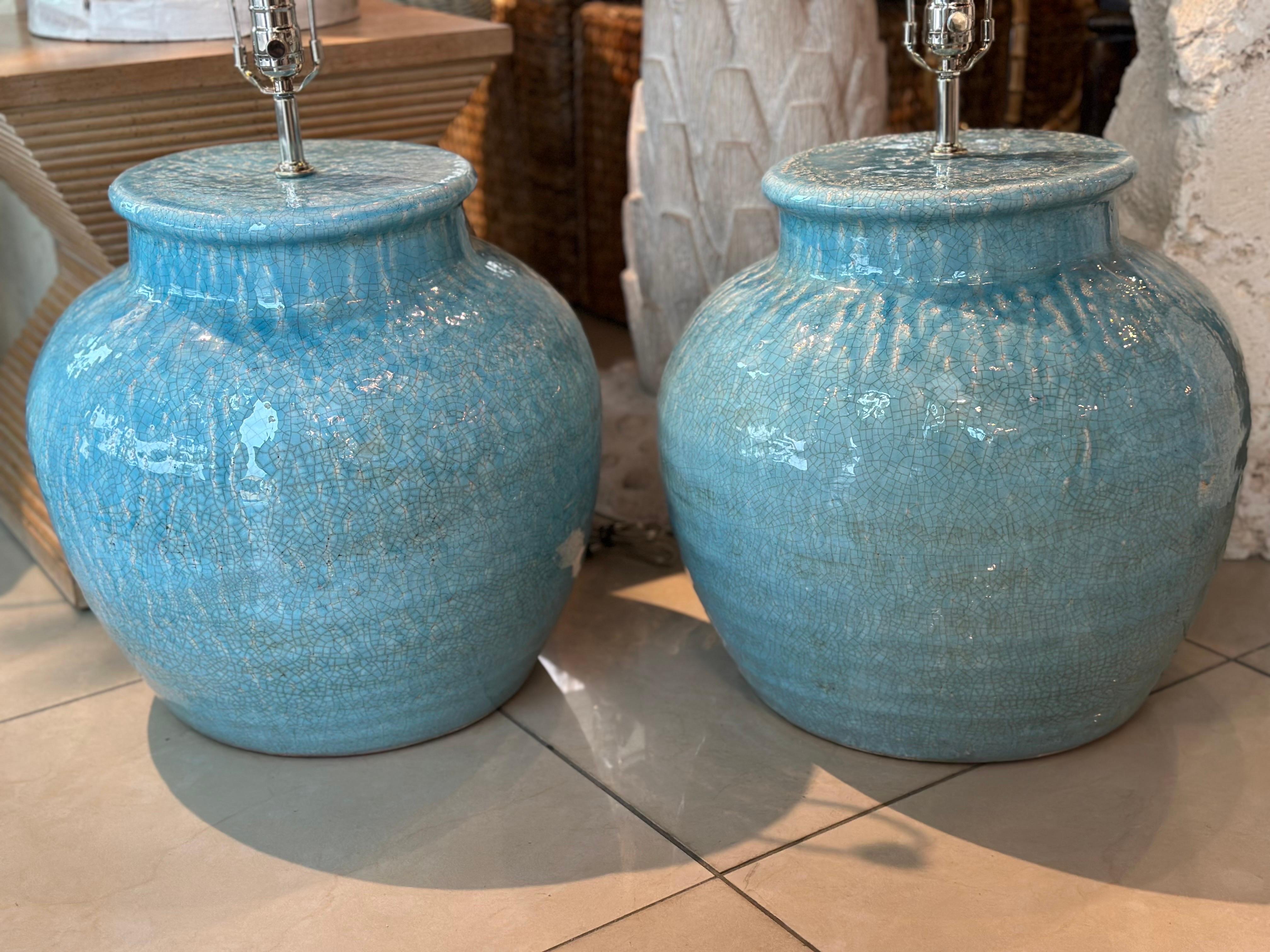 Paire de lampes de bureau vintage en terre cuite à glaçure craquelée turquoise nouvellement câblée en vente 8