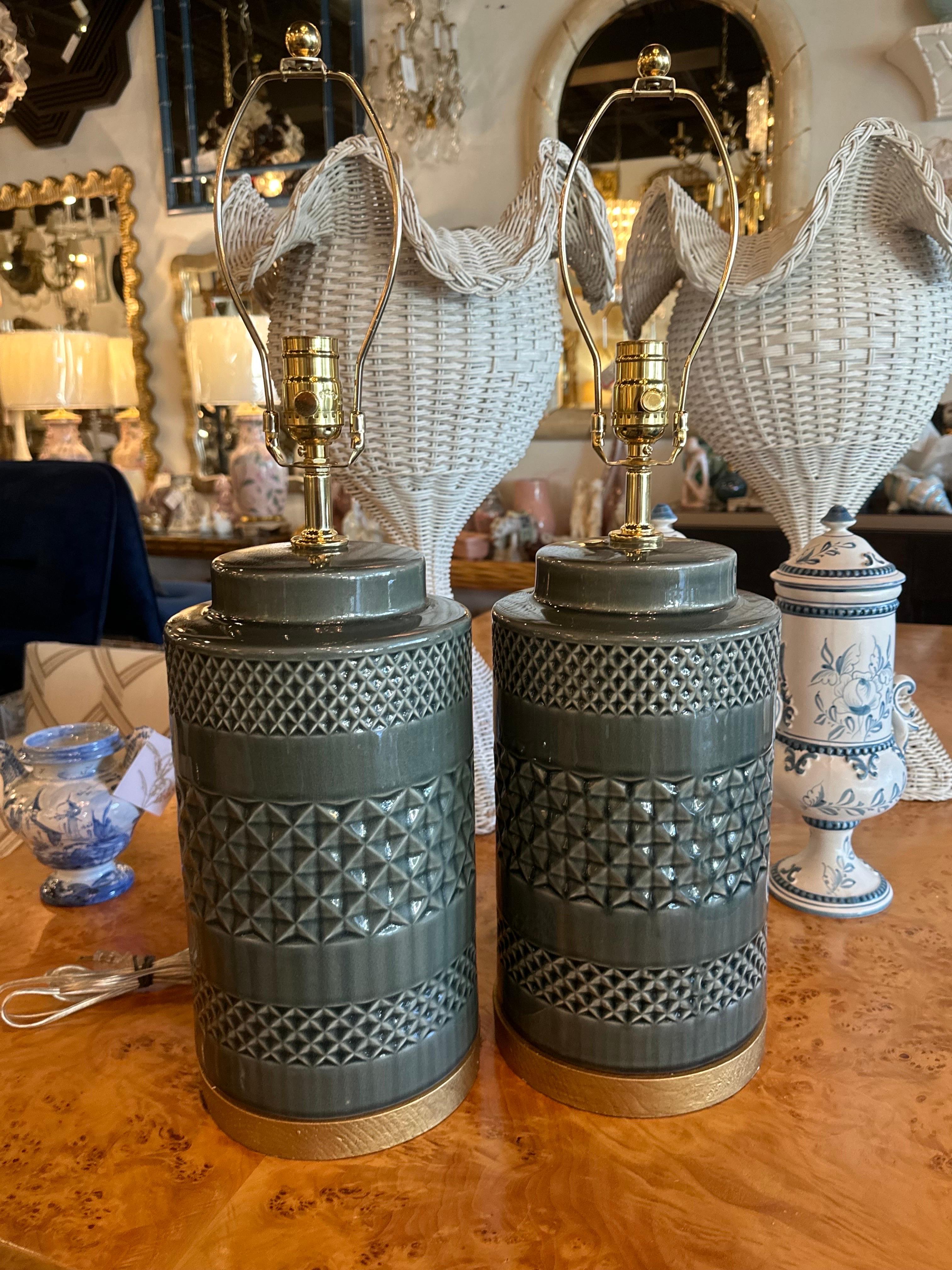 Late 20th Century Vintage Pair Sage Green Ceramic Porcelain Ginger Jar Table Lamps Newly Wired  For Sale