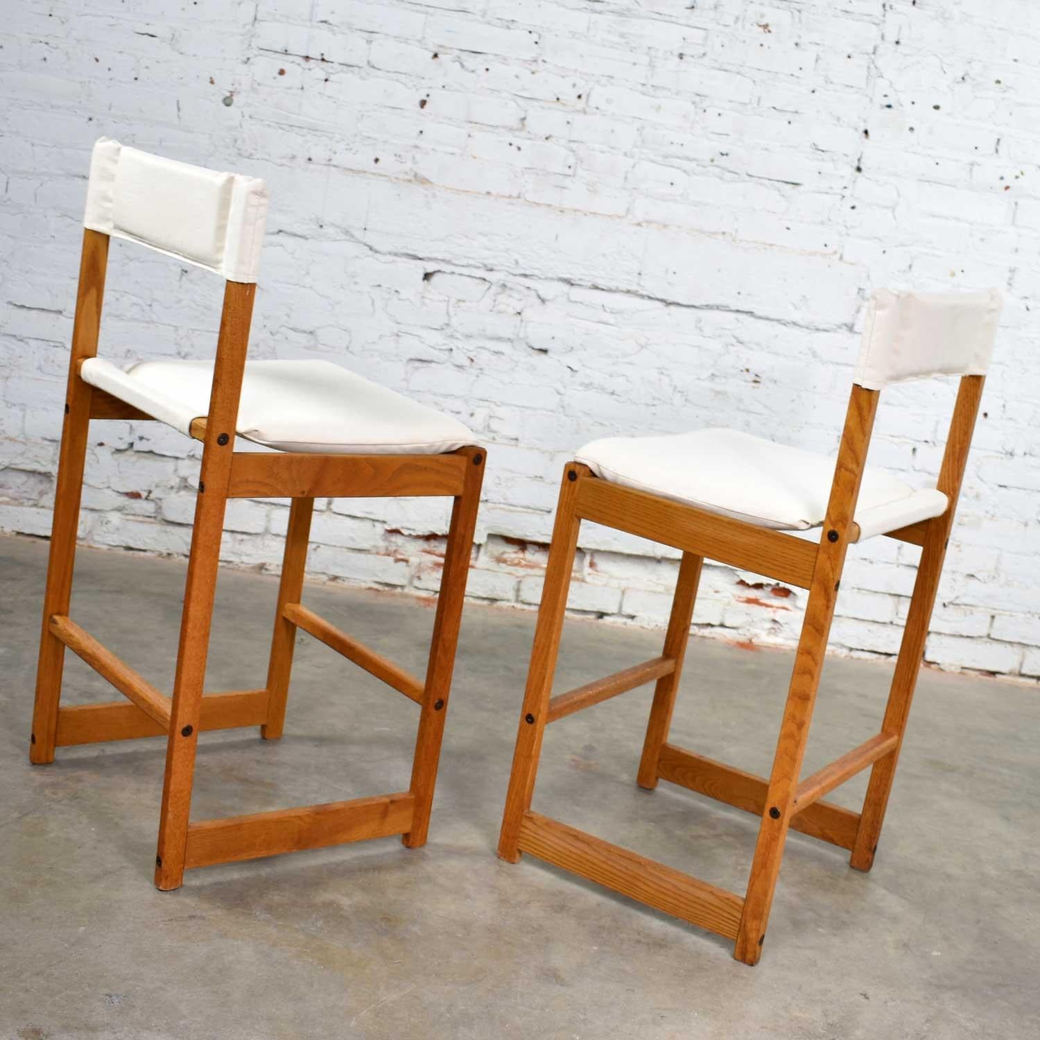 scandinavian bar stools
