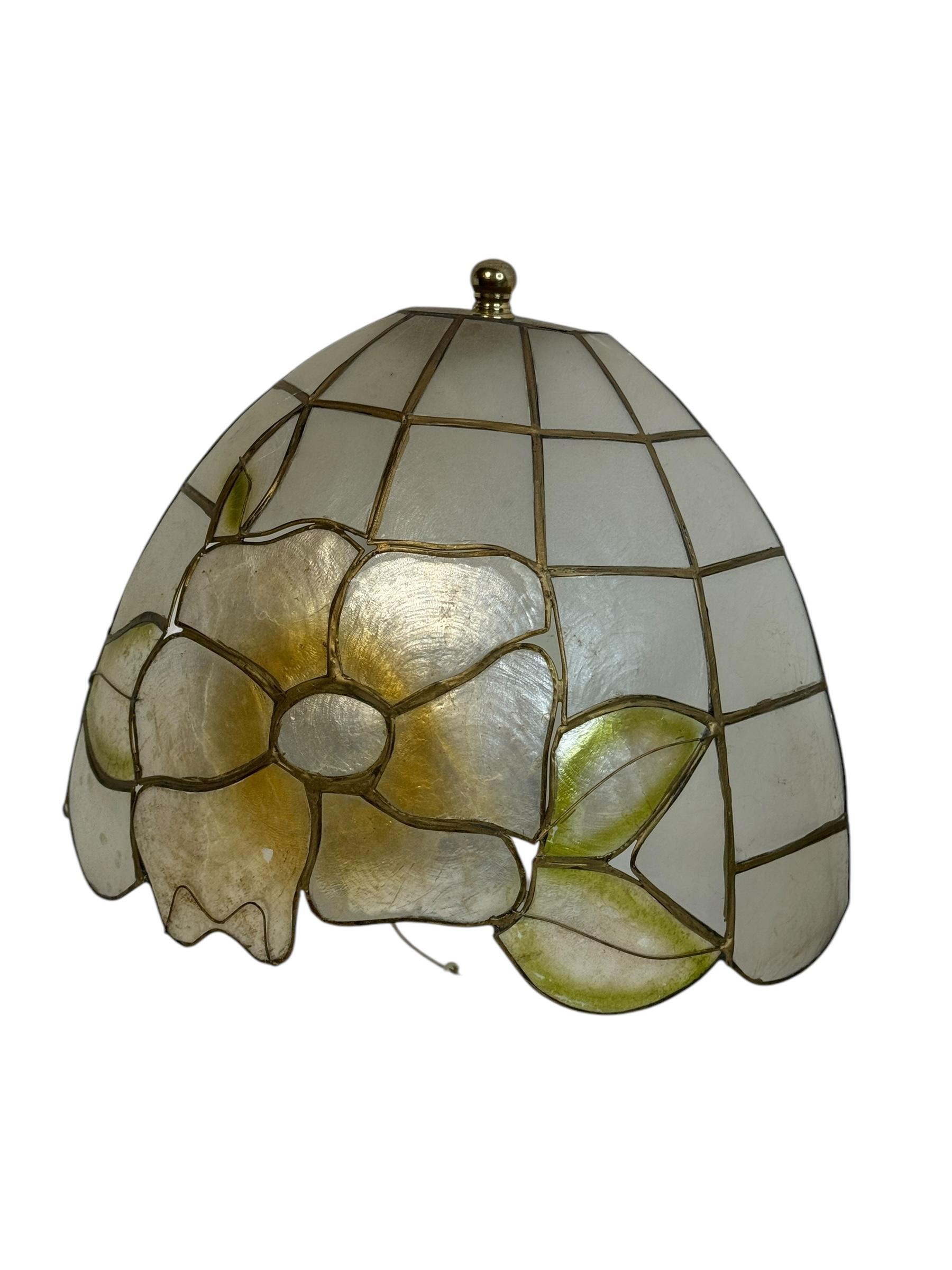 Mid-Century Modern Paire d'appliques vintage Capiz coquillage et cadre en laiton Honsel Leuchten Allemagne années 1960 en vente