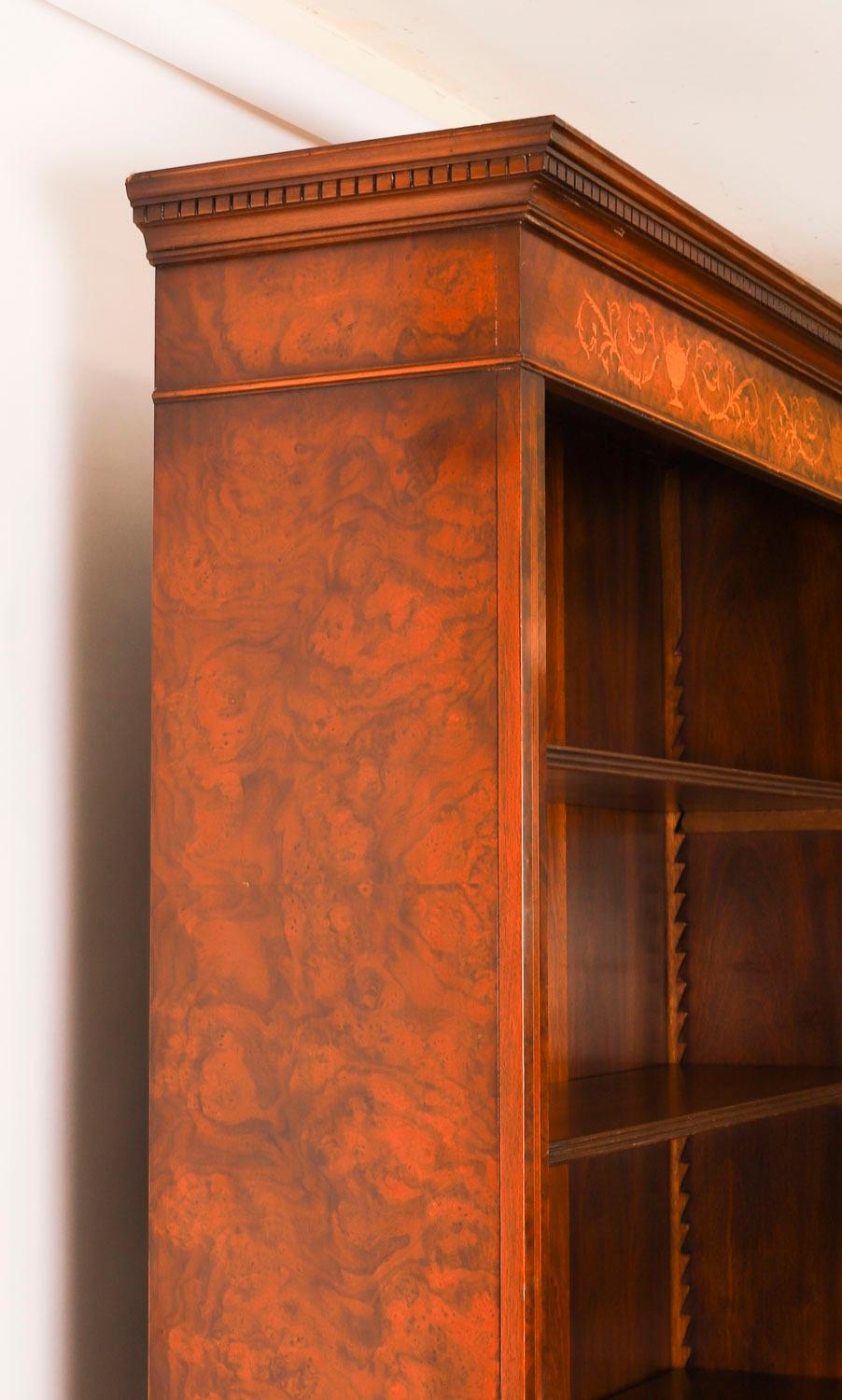 Vintage Pair Sheraton Revival Gratnuss Offenes Bücherregal Mitte 20. im Angebot 9