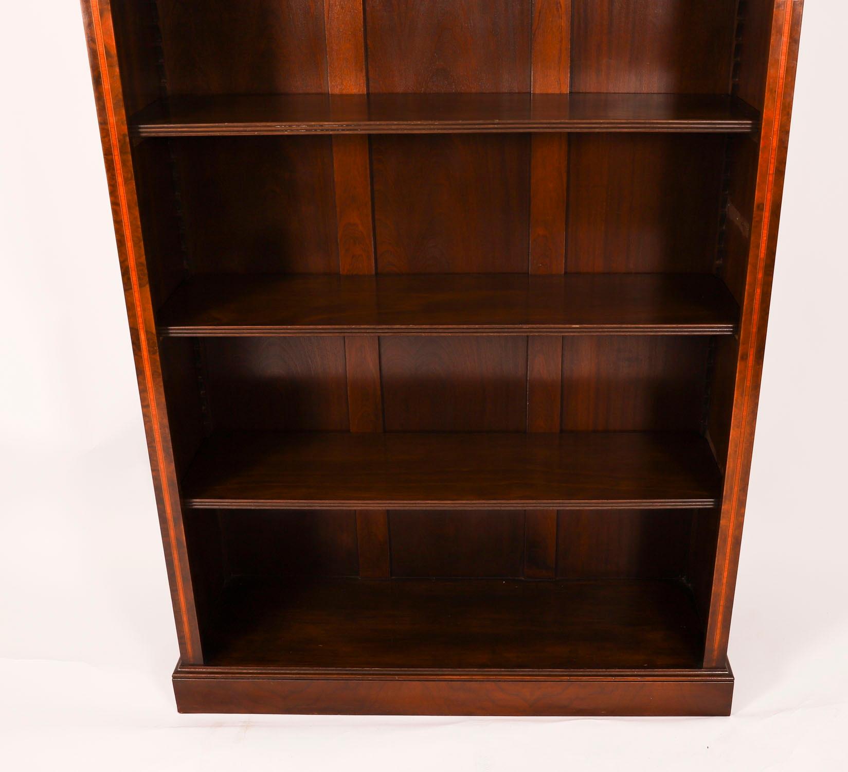 Vintage Pair Sheraton Revival Gratnuss Offenes Bücherregal Mitte 20. im Angebot 4