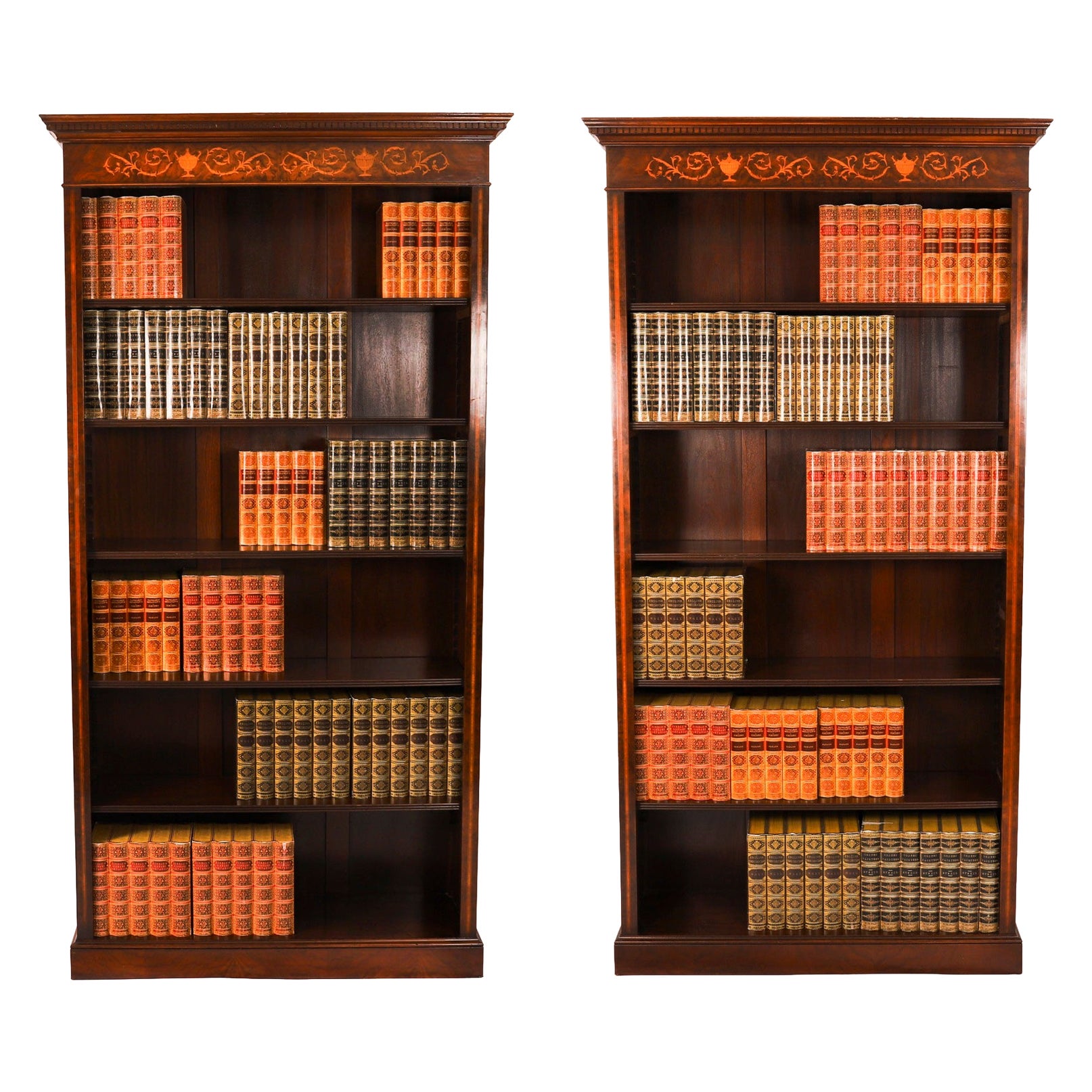 Vintage Pair Sheraton Revival Gratnuss Offenes Bücherregal Mitte 20. im Angebot