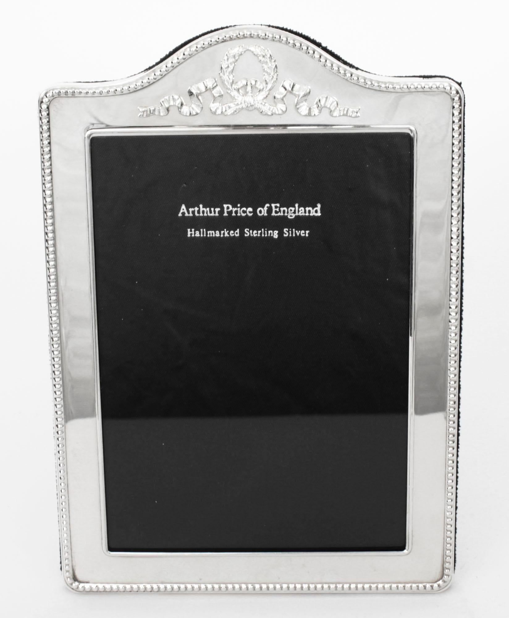 Par de marcos de fotos vintage de plata de ley de Arthur Price & Co 1994 19x13cm finales del siglo XX en venta
