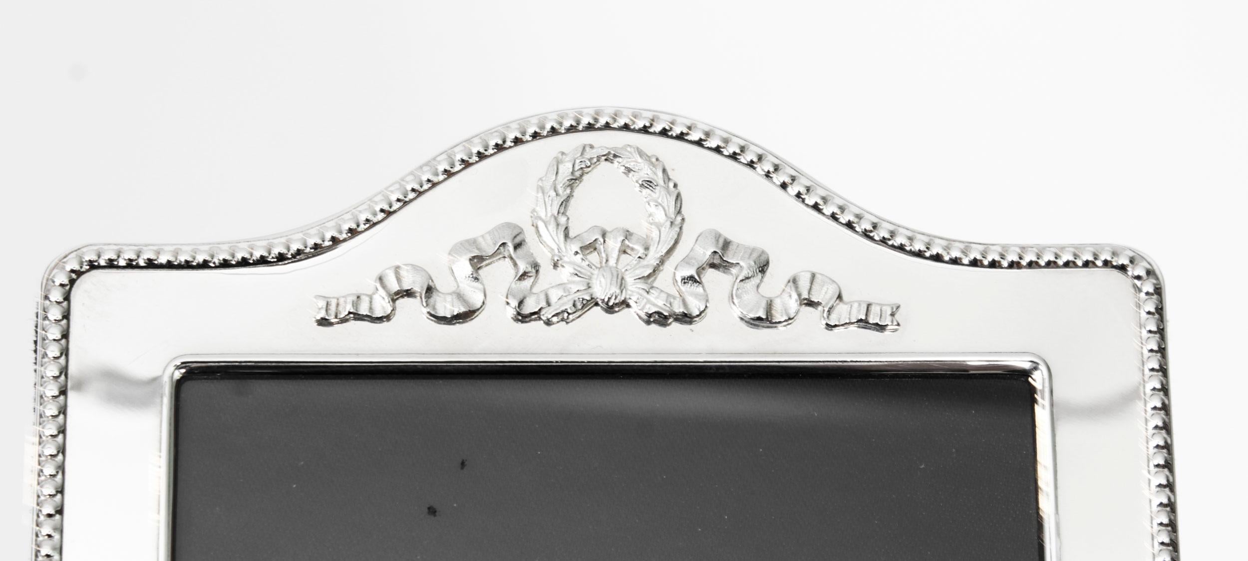 Par de marcos de fotos vintage de plata de ley de Arthur Price & Co 1994 19x13cm en venta 2