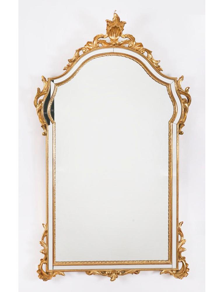 Pareja vintage de espejos simétricos de madera dorada 107x61cm Mediados del siglo XX en venta 3