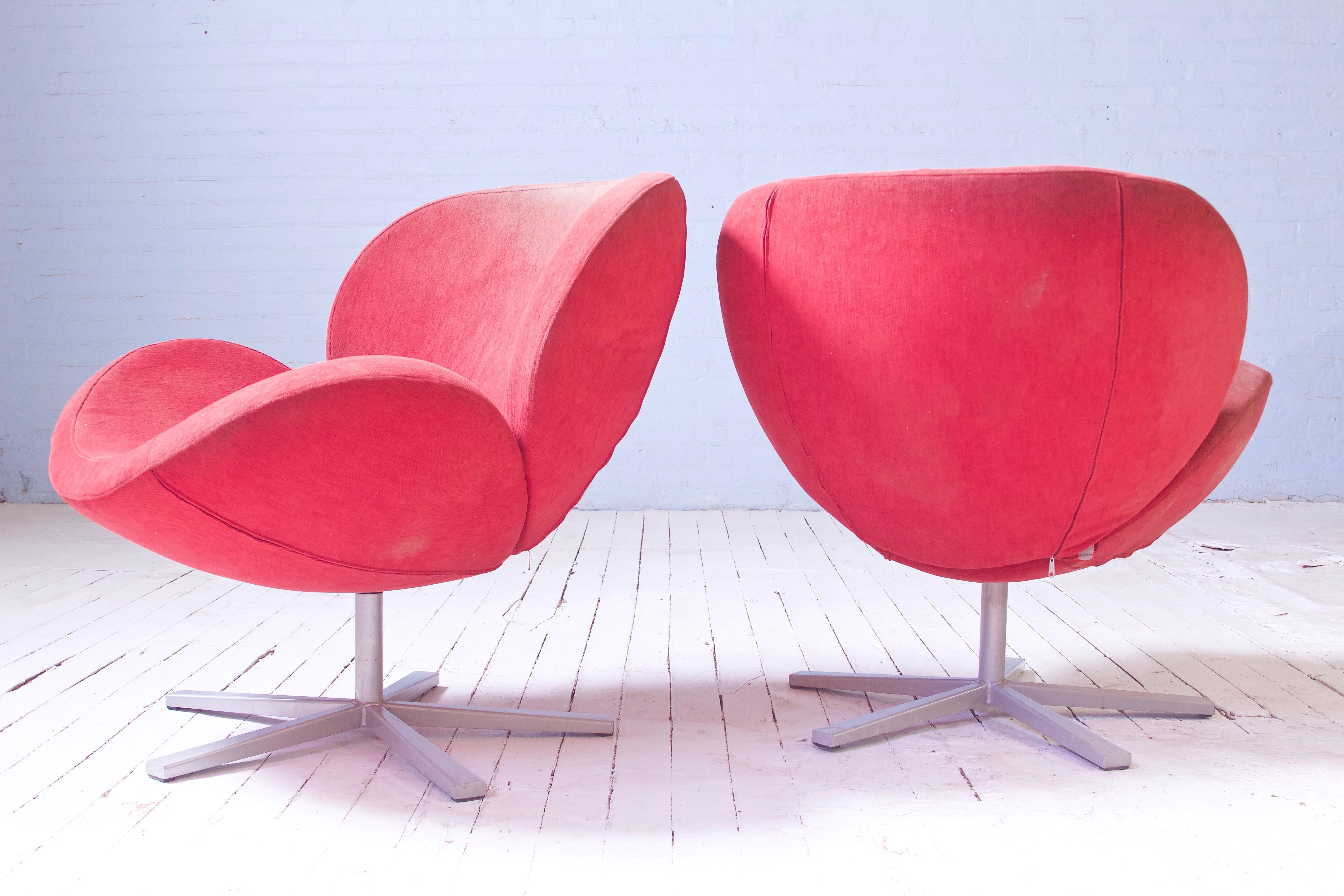 Mid-Century Modern Vintage Pair Tulip Swivel Lounge Chairs in the Manner of Pierre Paulin 