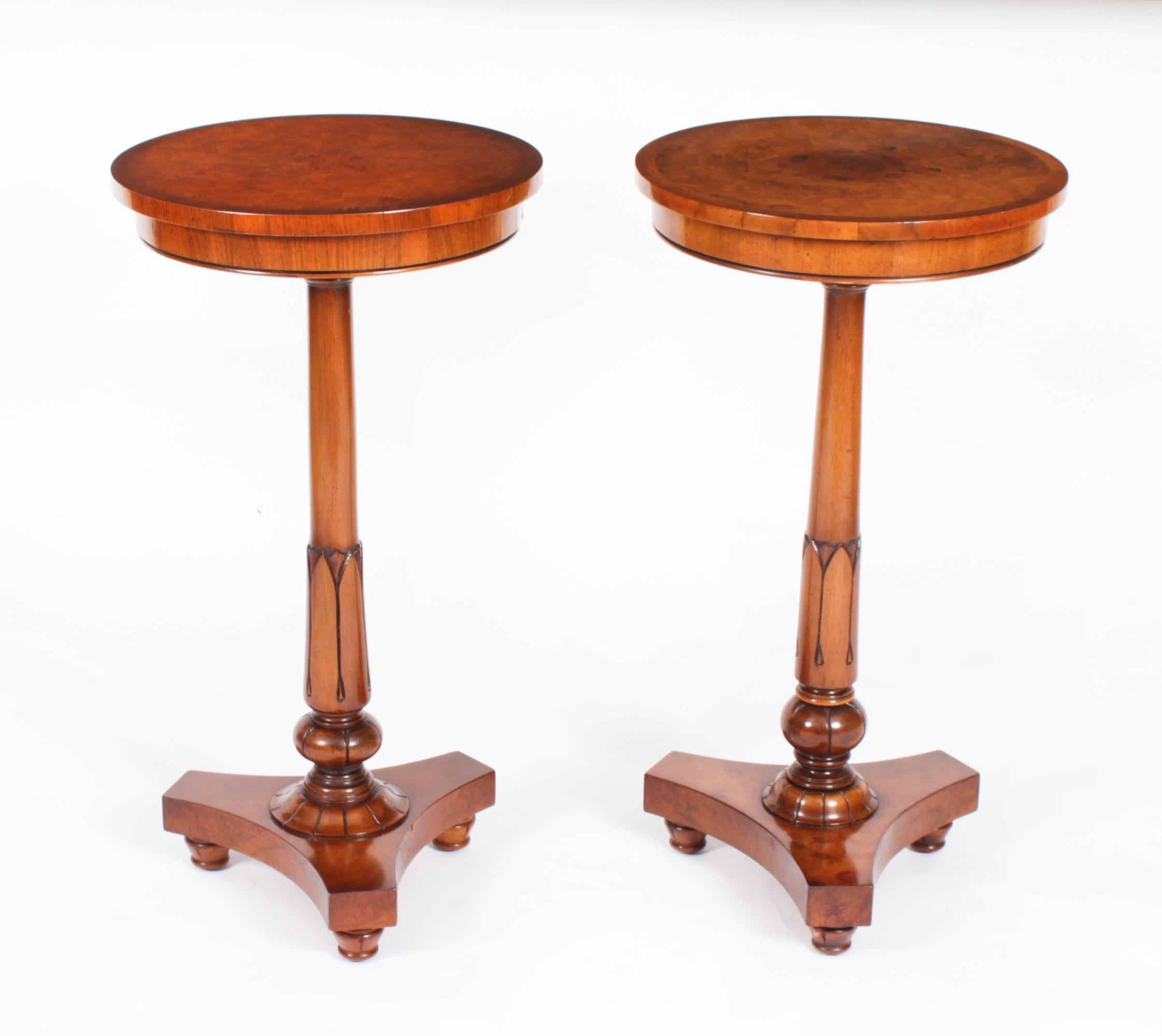 Coppia vintage William IV Revival Tavoli occasionali in radica di noce XX secolo 3