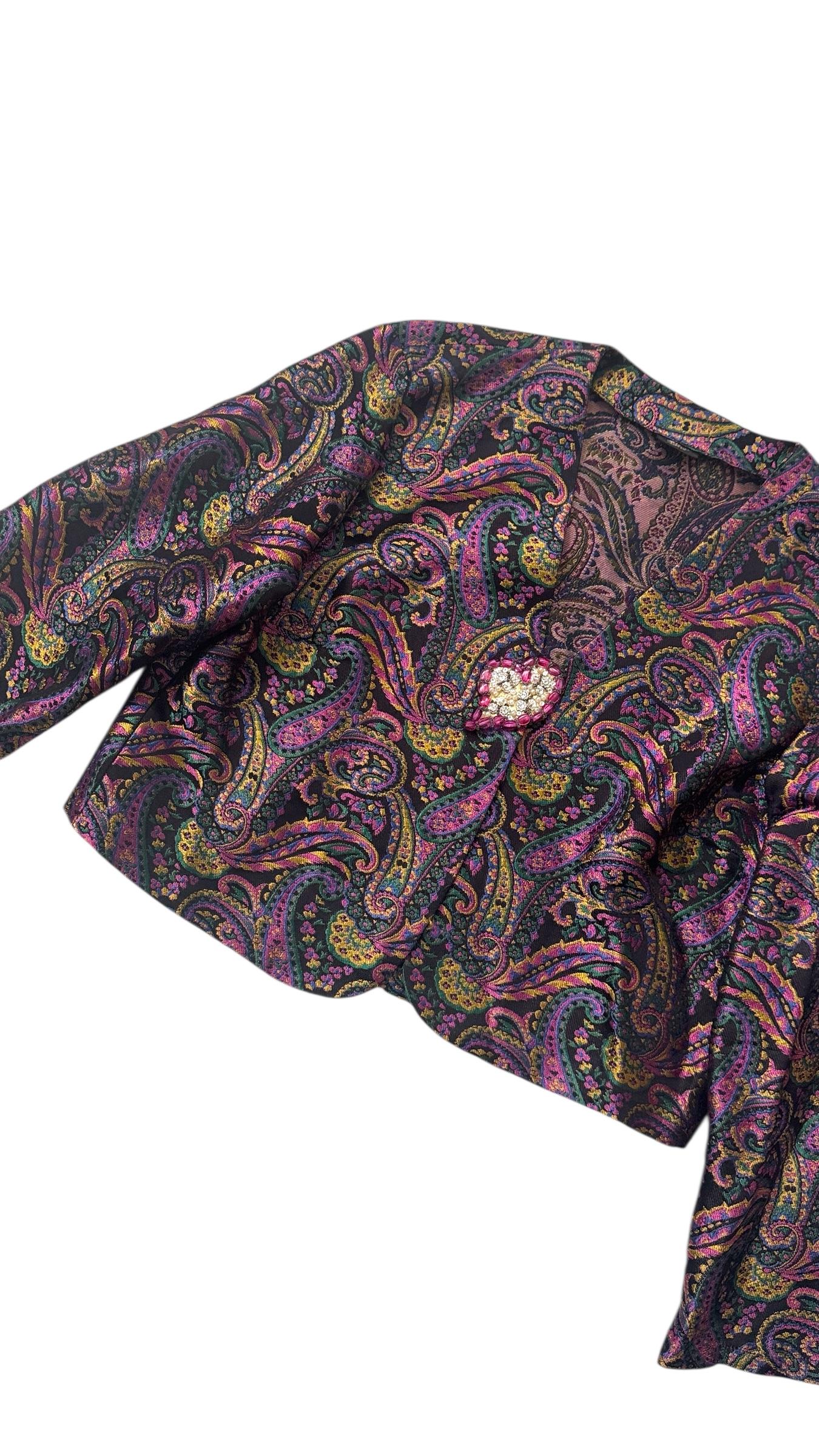 Vintage Paisley Jacquard Jacket with Heart-Shaped Jewel Detail For Sale 9
