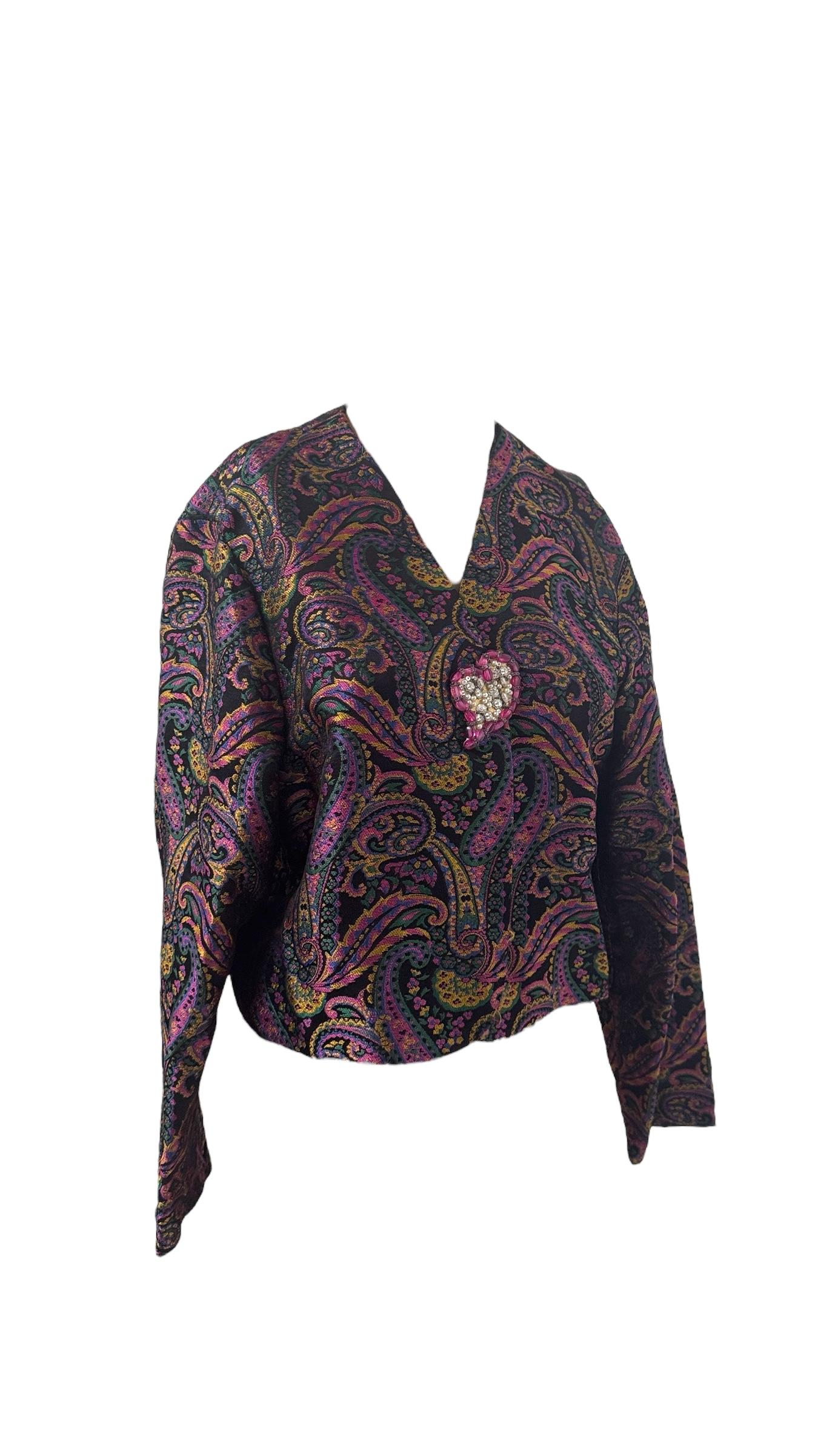 Vintage Paisley Jacquard Jacket with Heart-Shaped Jewel Detail For Sale 10