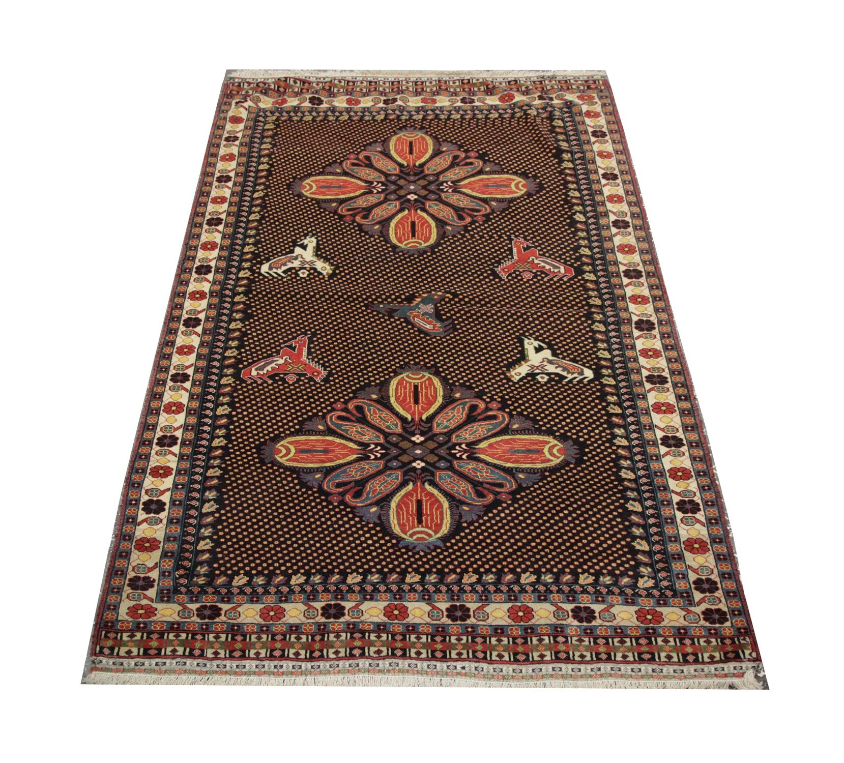 Vintage Paisley Rug Carpet Handmade Rustic Ghoochan Fine Lambs Wool Rug In Excellent Condition For Sale In Hampshire, GB