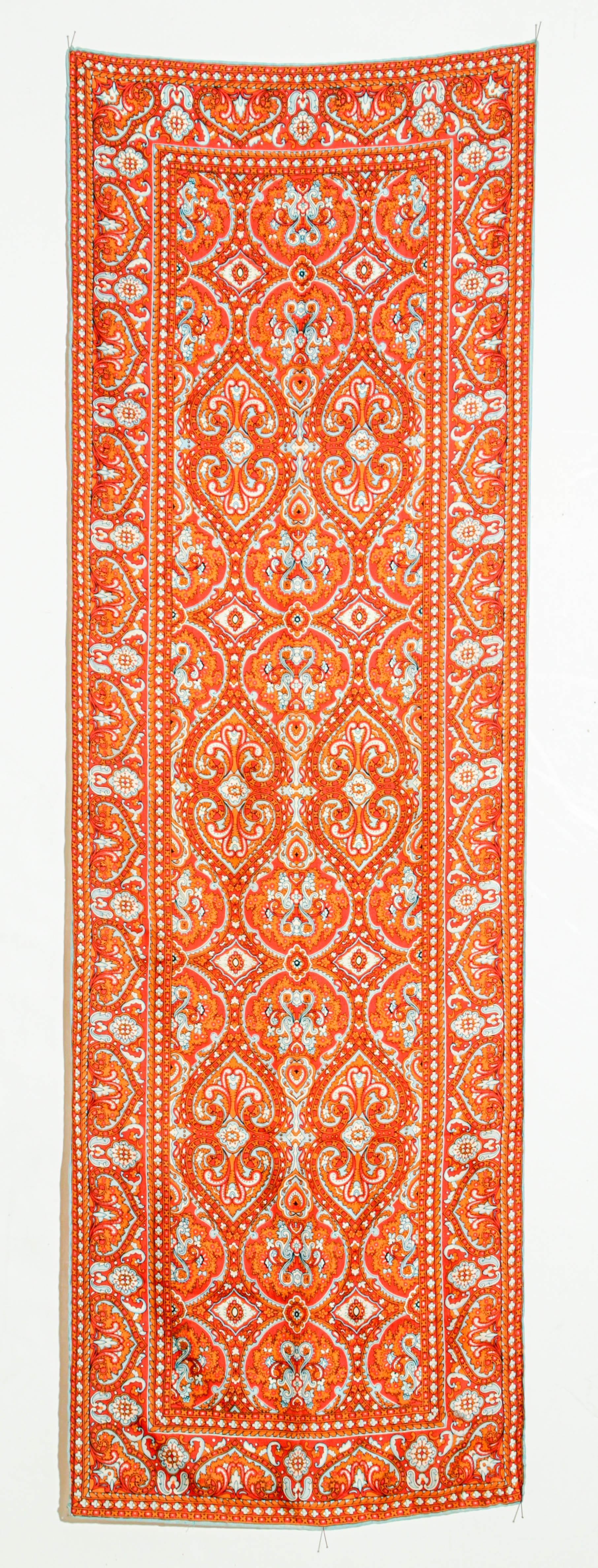 Pañuelo oblongo vintage de seda con estampado de cachemira en tonos naranjas en venta 15