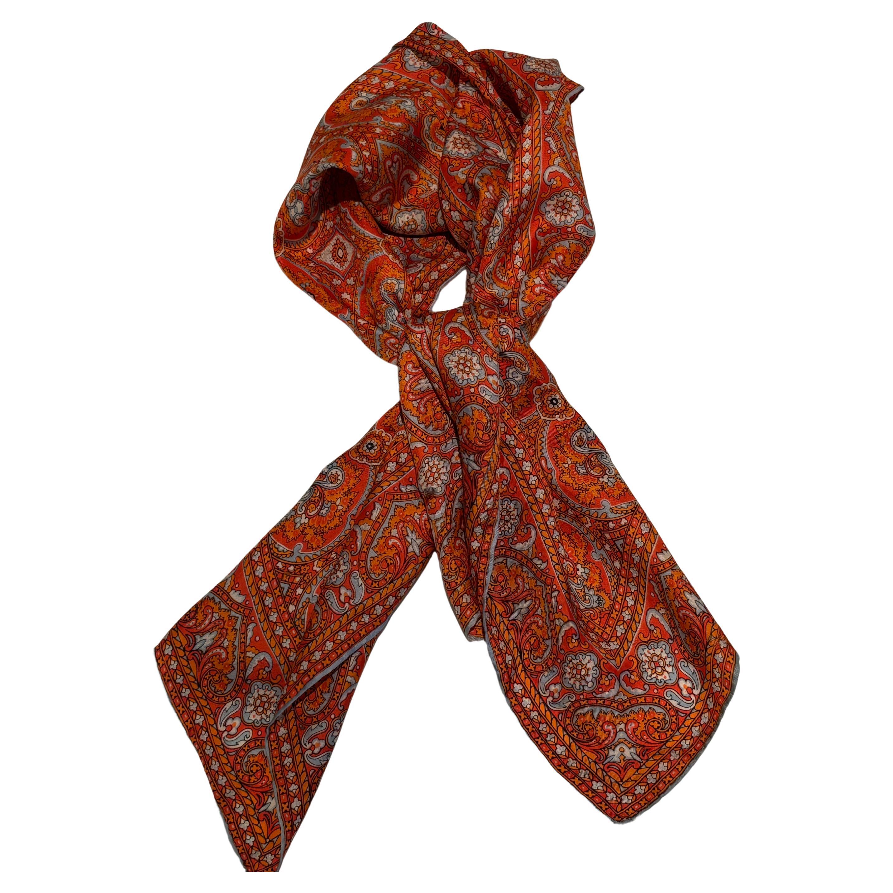 Sciarpa oblunga in seta Paisley vintage nei colori dell'arancio