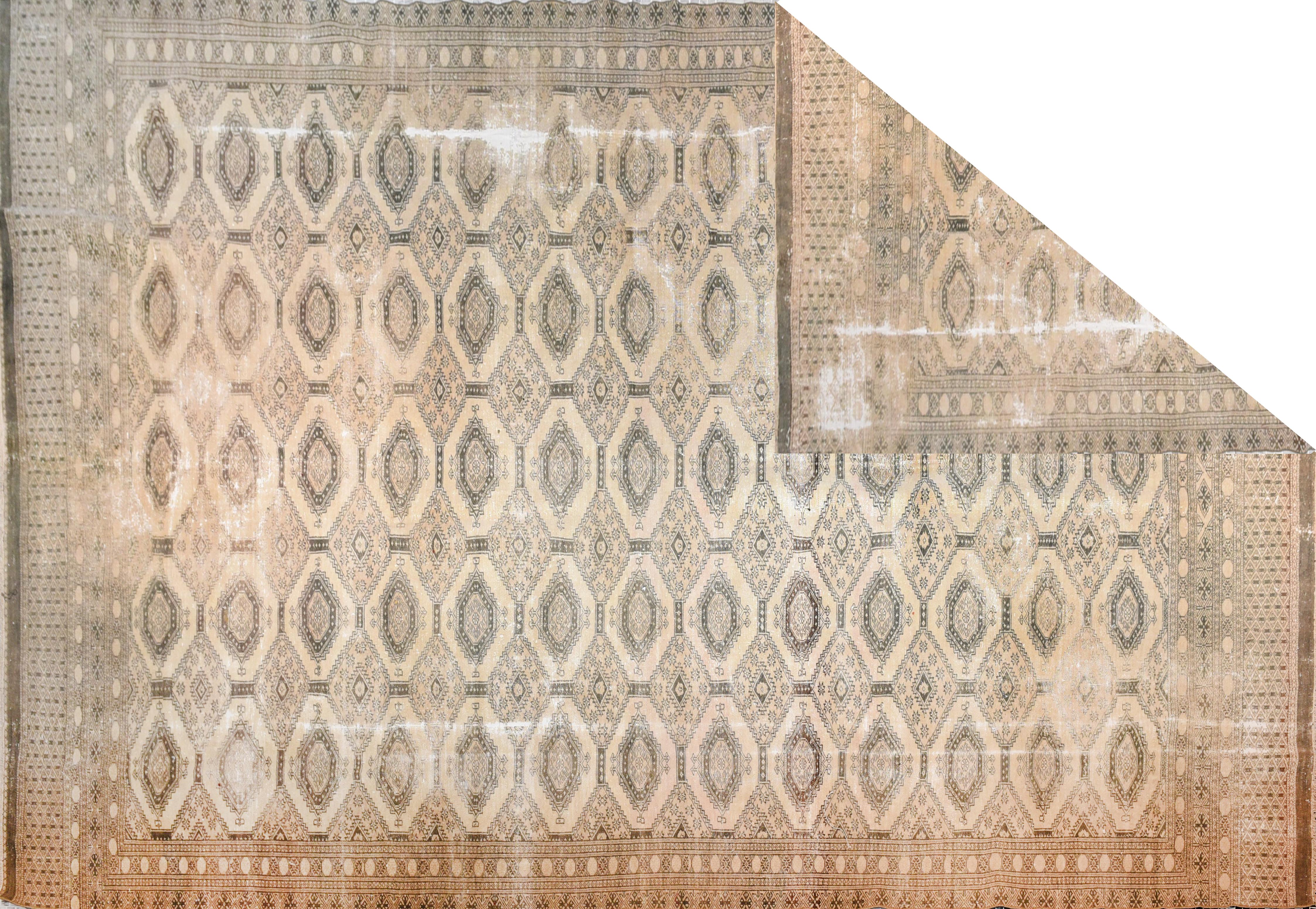 Vintage Pakistani Bokhara rug 6'9'' x 10'9''.